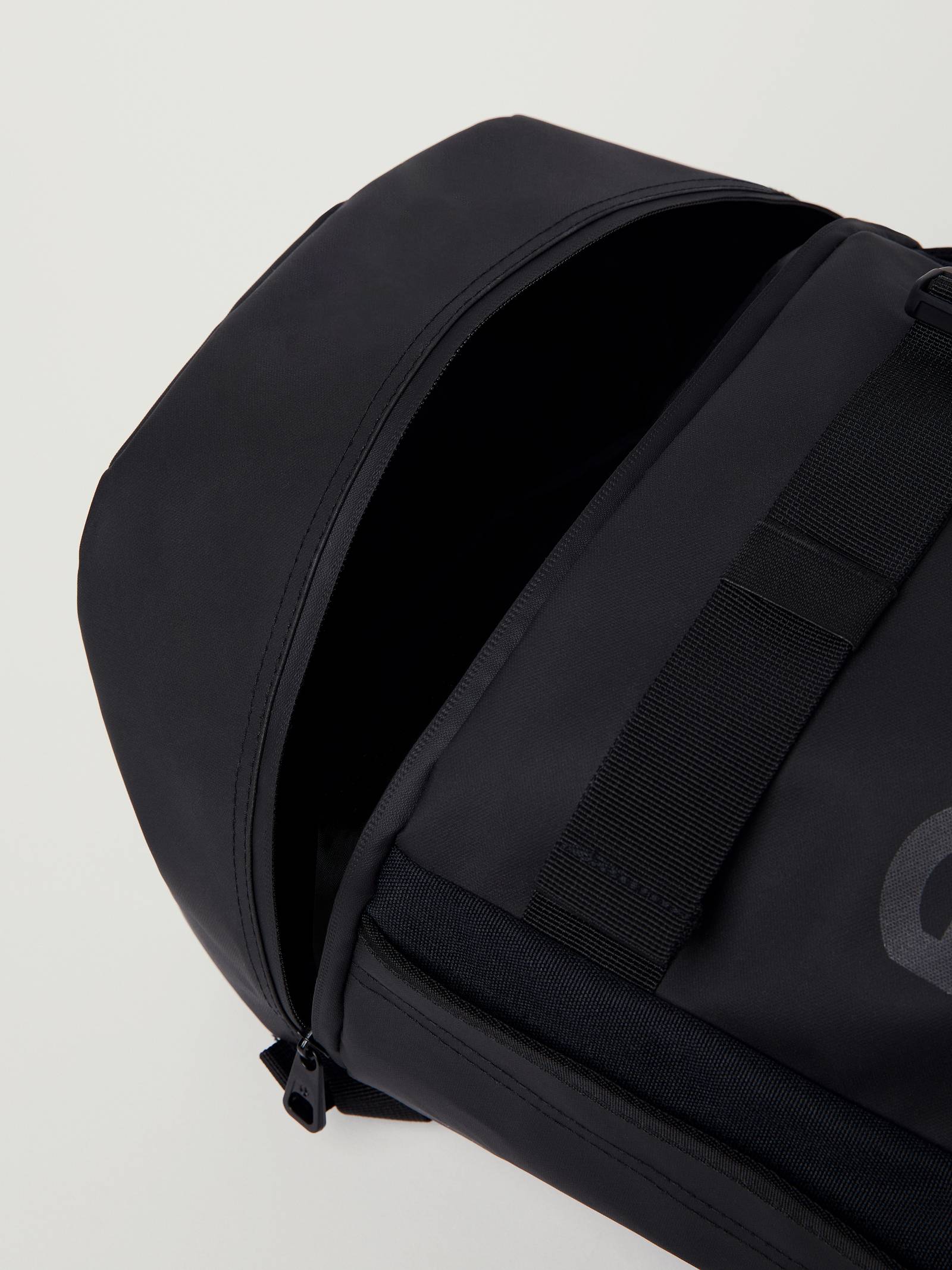 Borg Duffle Backpack 35L image 4