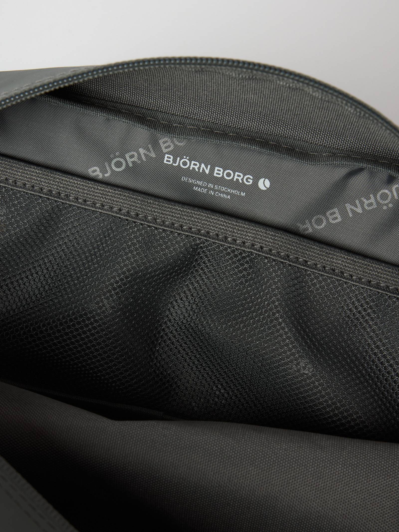 Borg Duffle Wash Bag image 3
