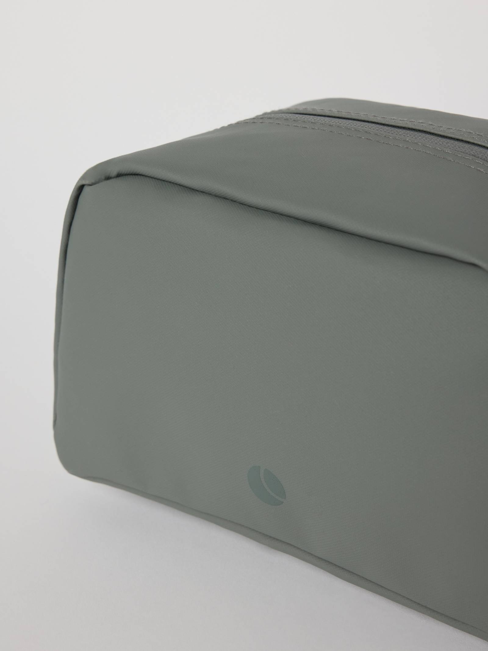 Borg Duffle Wash Bag image 2