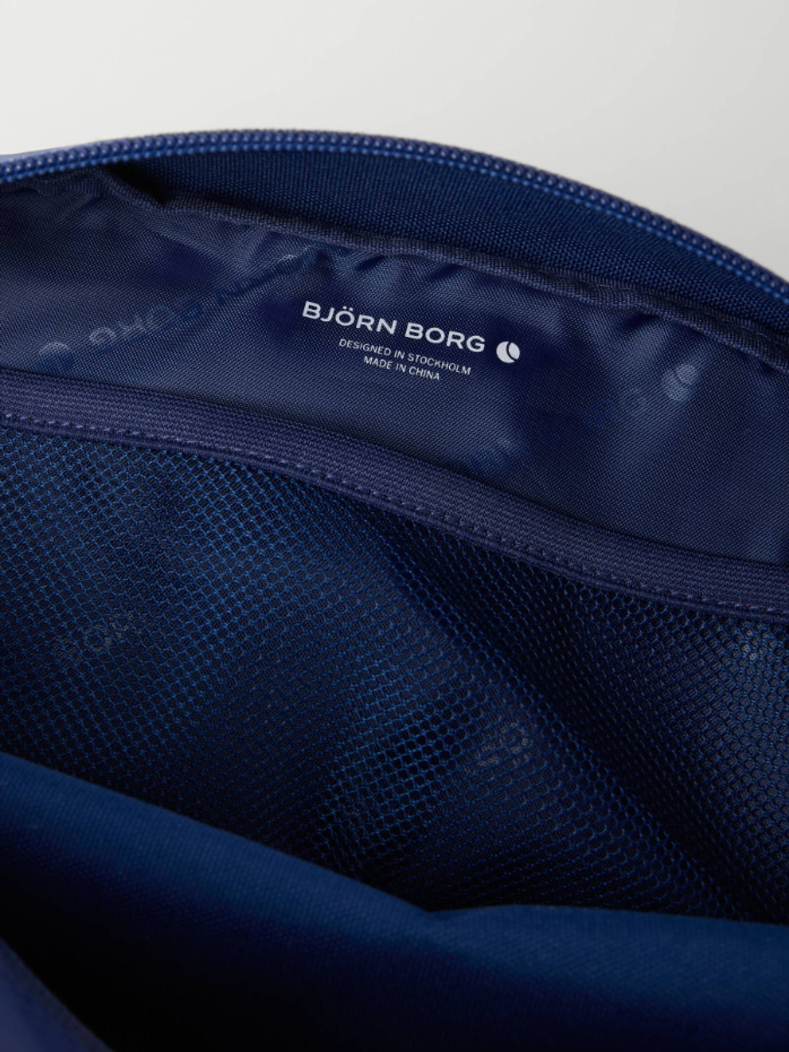 Borg Duffle Wash Bag image 3