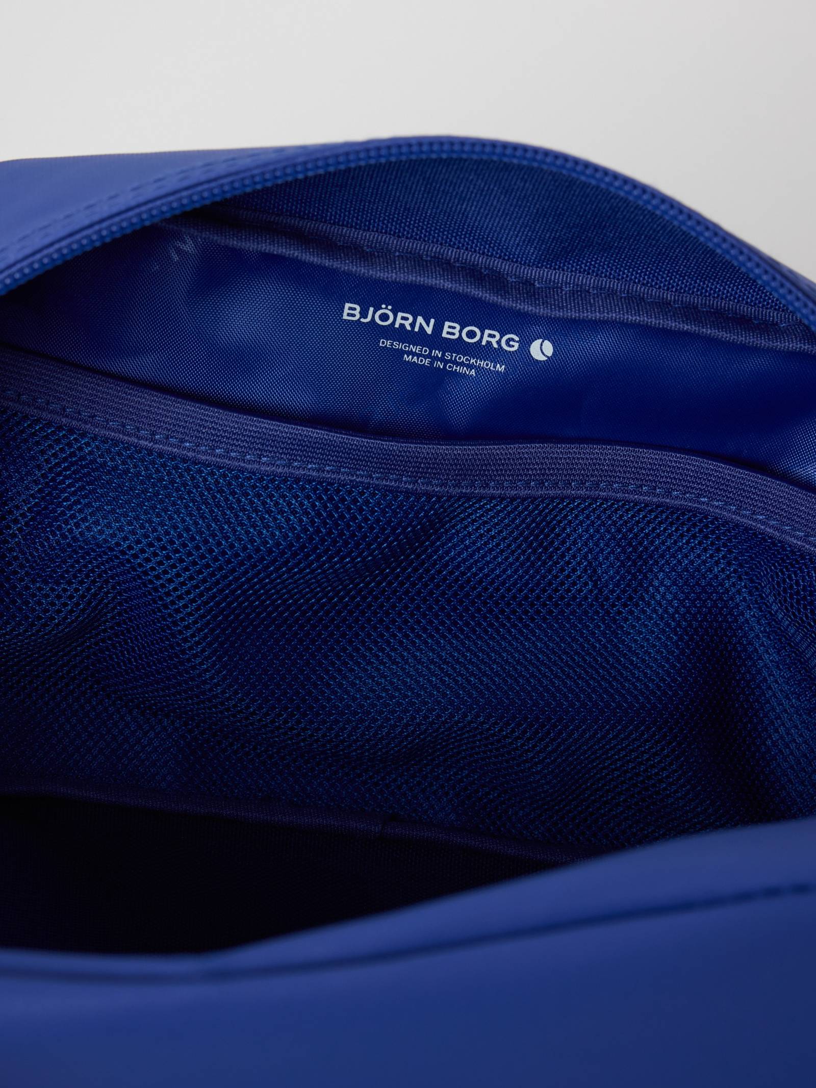 Borg Duffle Wash Bag image 3