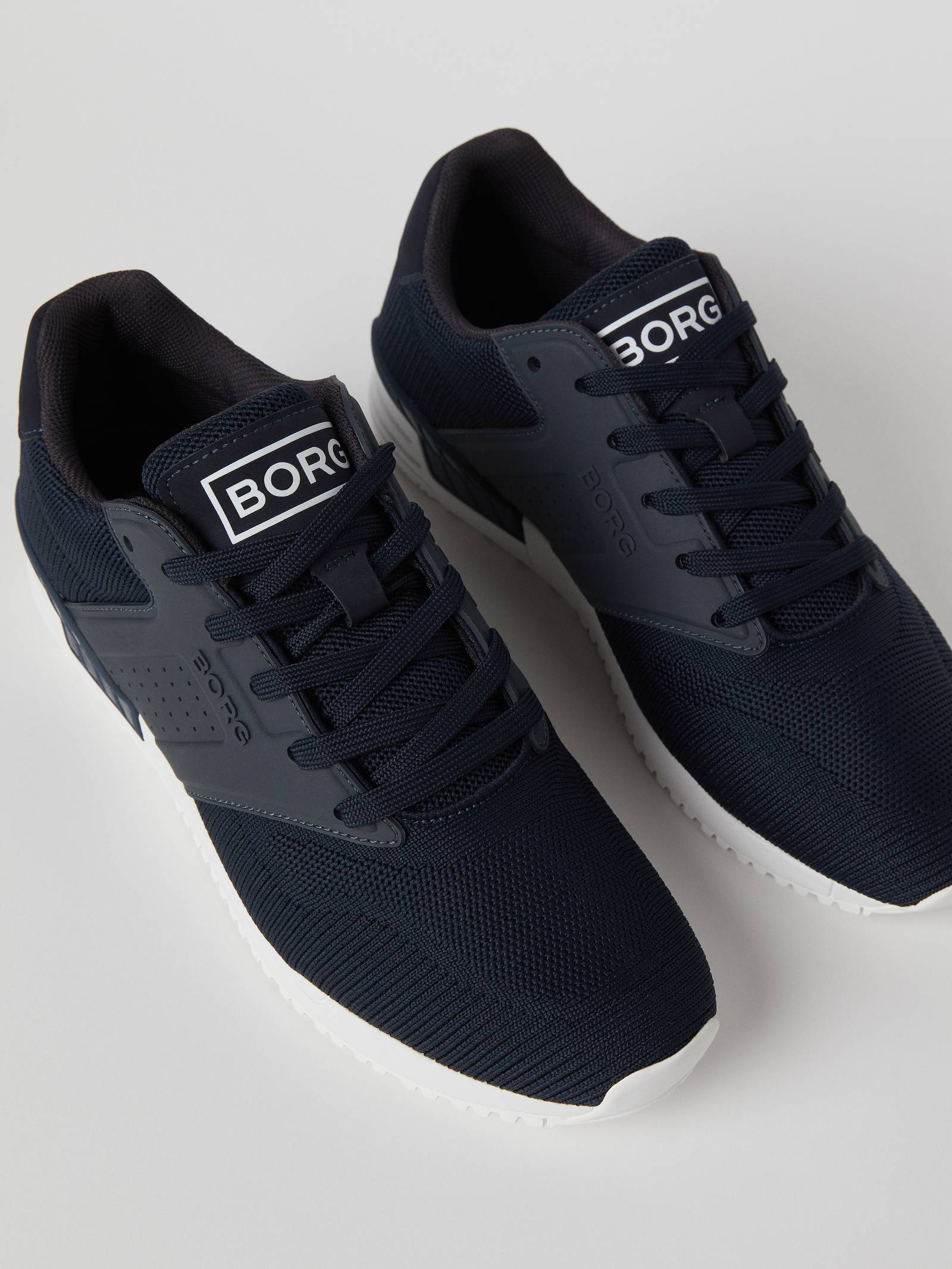 Men's Sneaker R140 Knit image 2