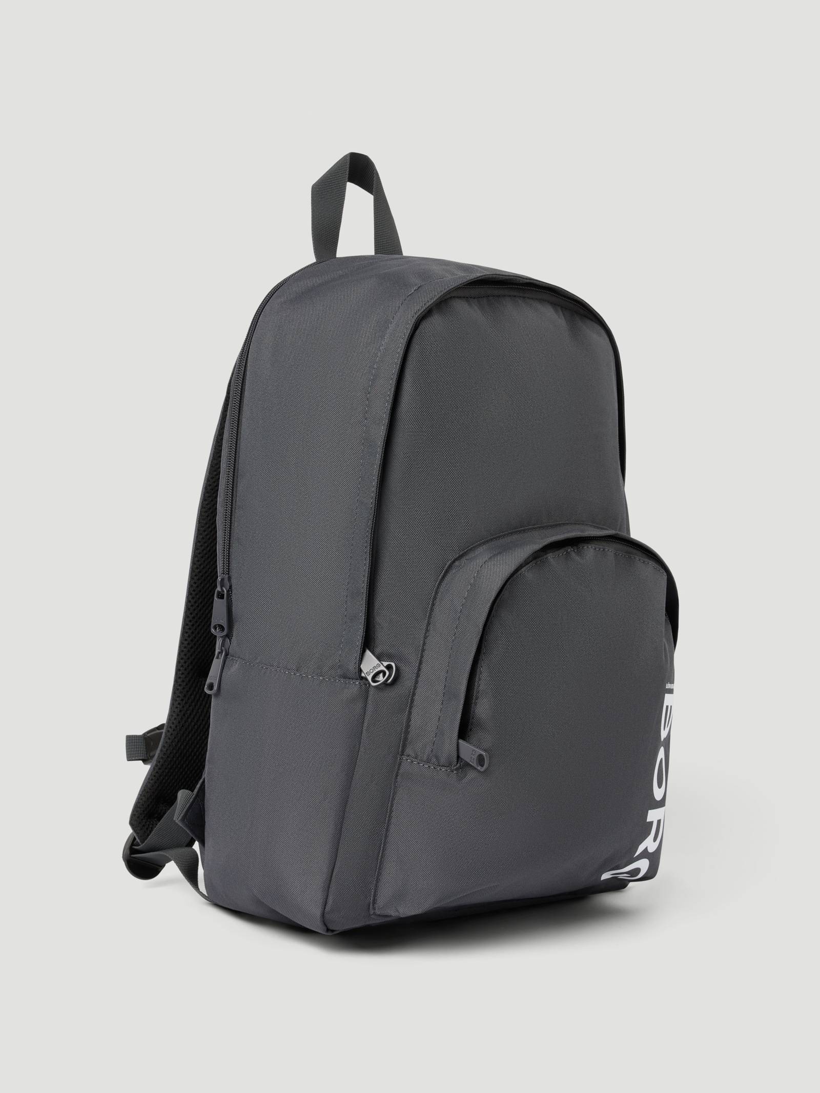 Core Iconic Backpack 25L image 2