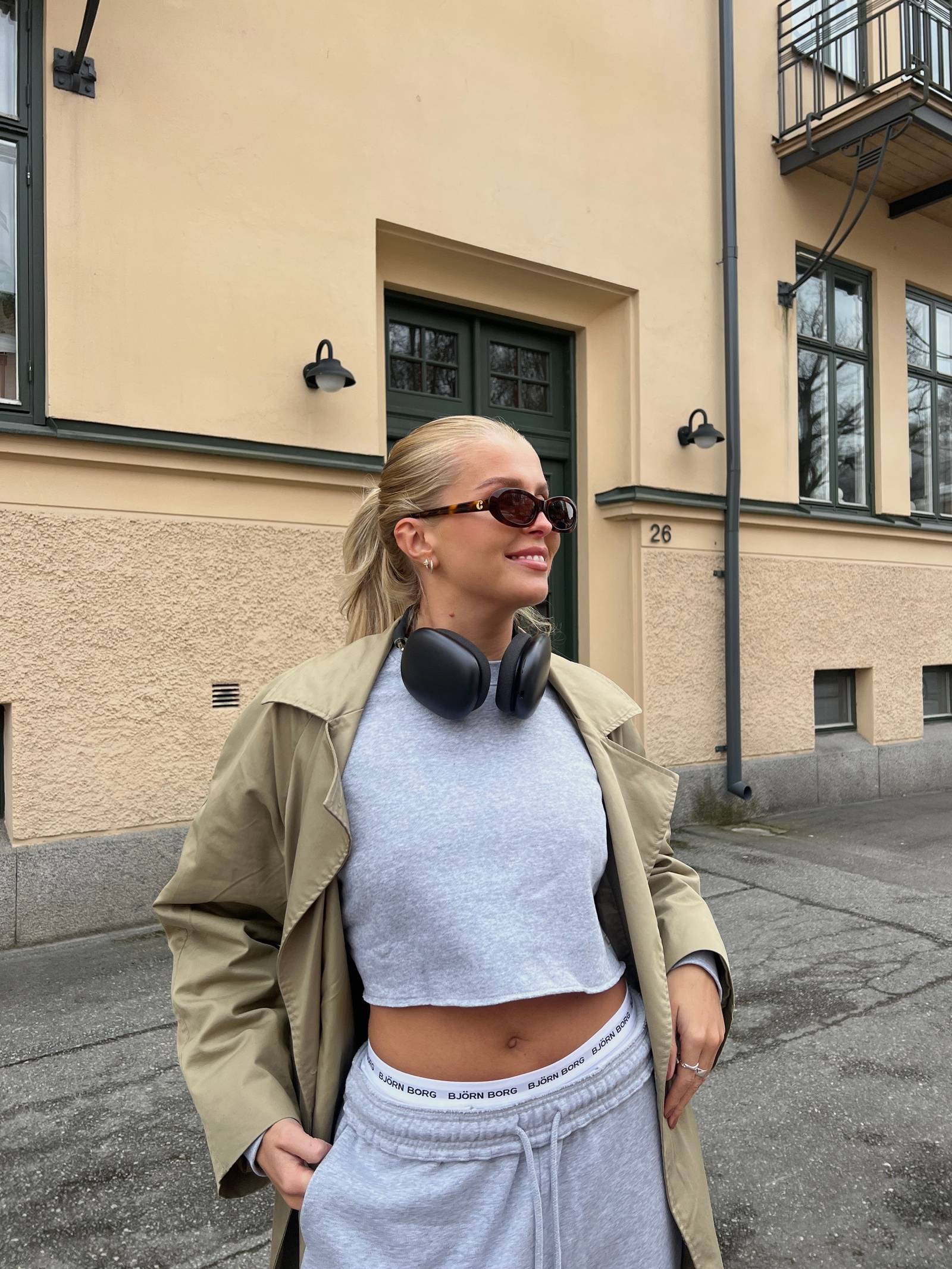 Studio Oversized Cropped Crew image 2