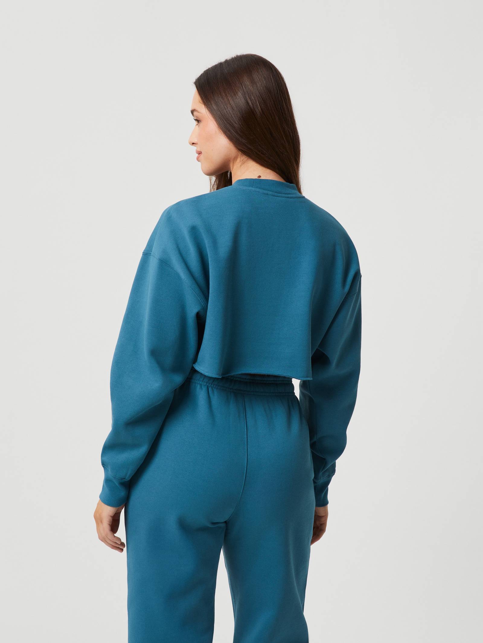 Studio Oversized Cropped Crew image 3