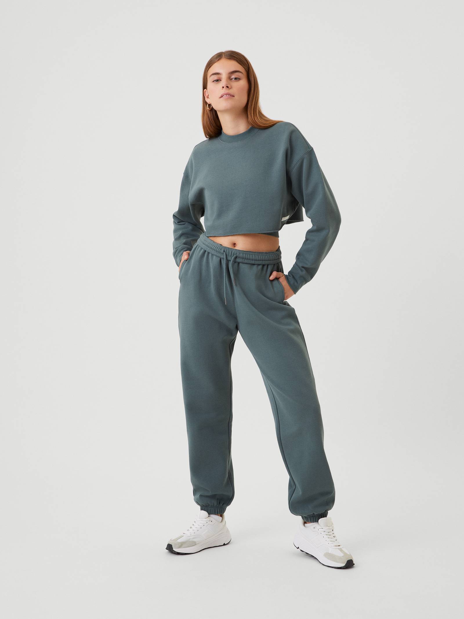 Studio Oversized Cropped Crew image 4