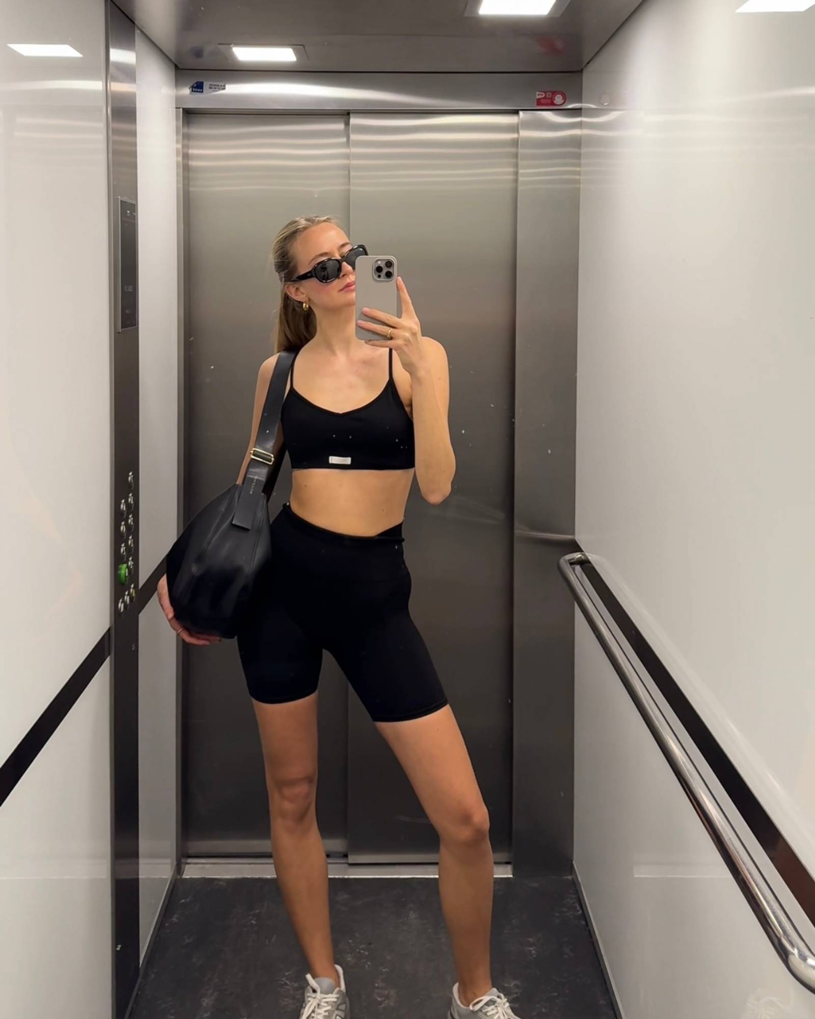 Studio Seamless Rib Shorts image 3