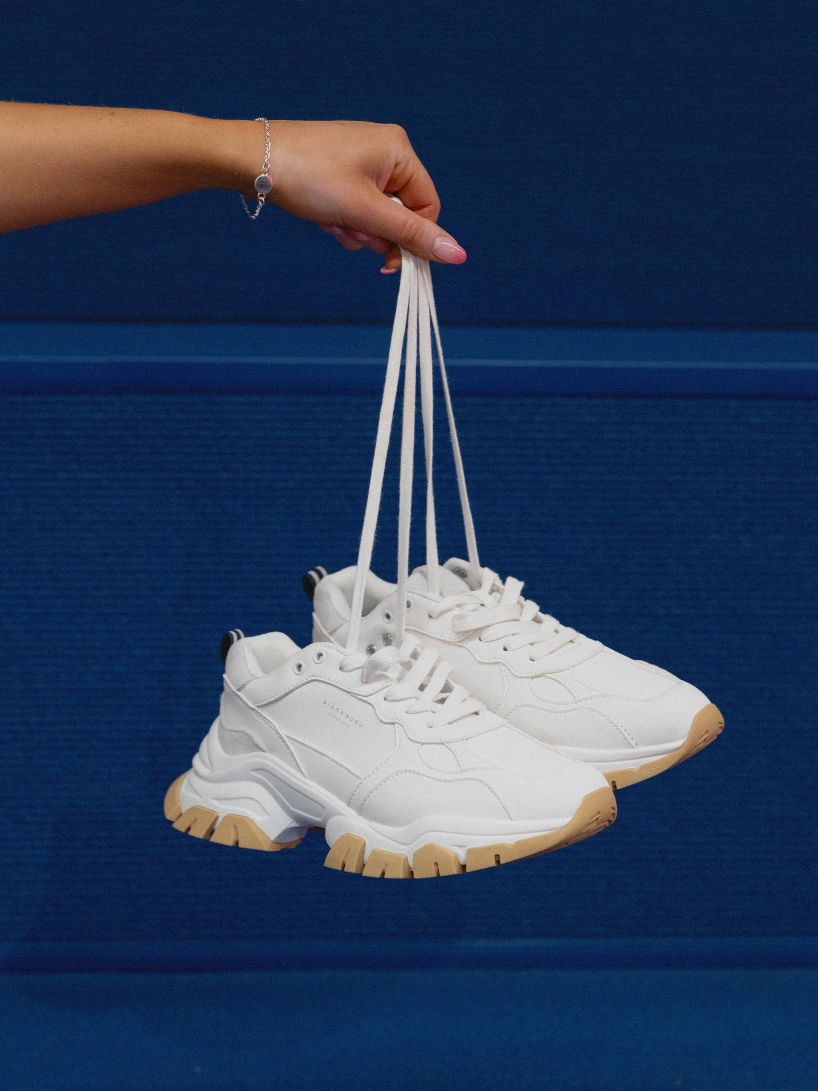 Women's Sneaker R2600 Bsc image 1