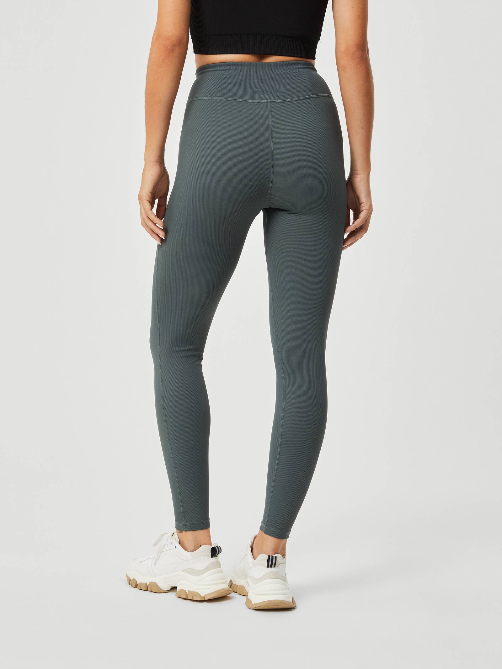 Studio Highwaist Rib Tights image 3