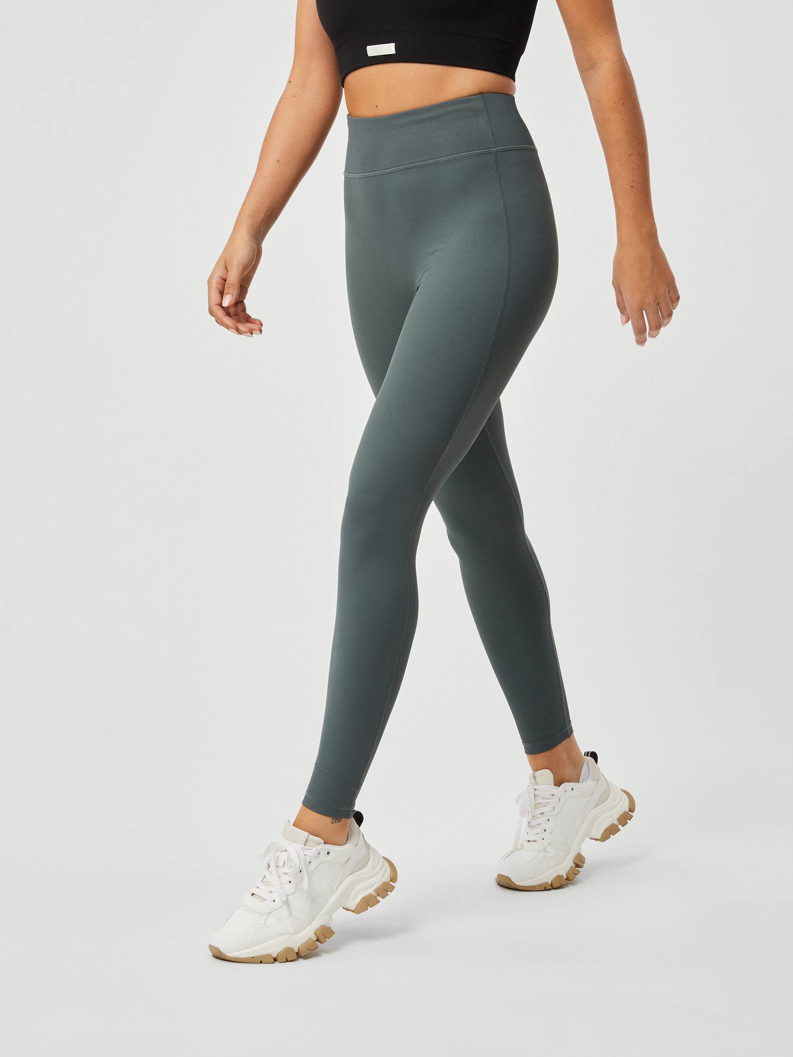 Studio Highwaist Rib Tights image 2