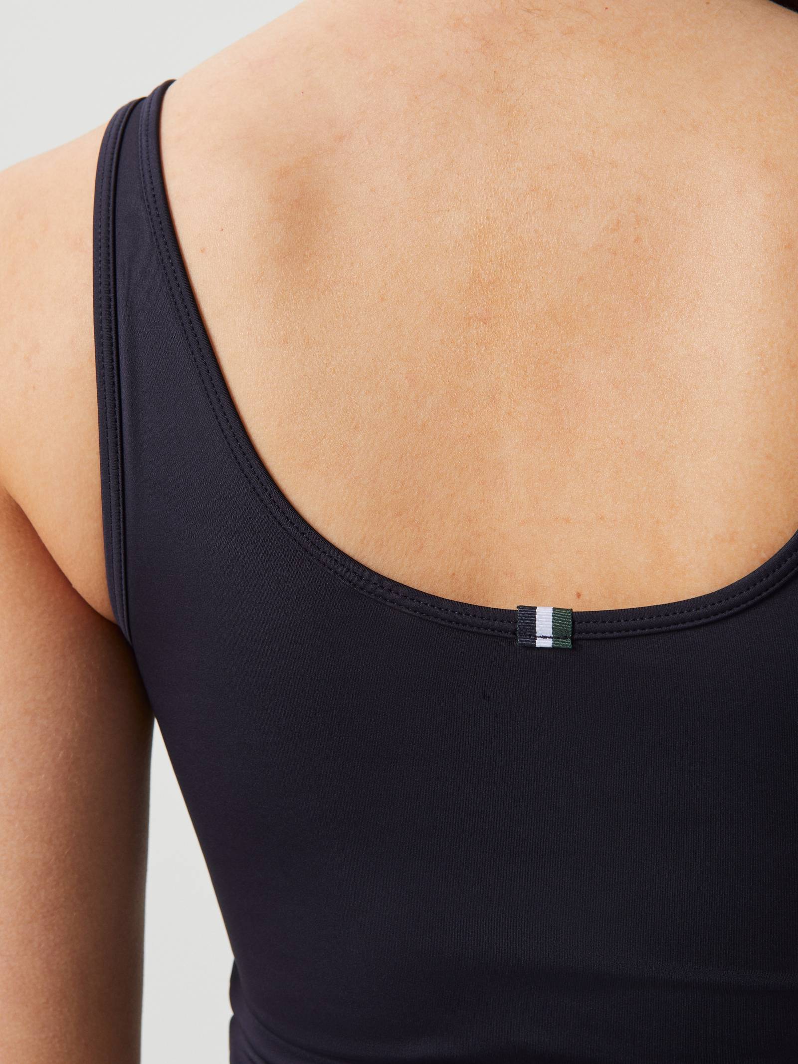 Ace Deep V Tank image 4