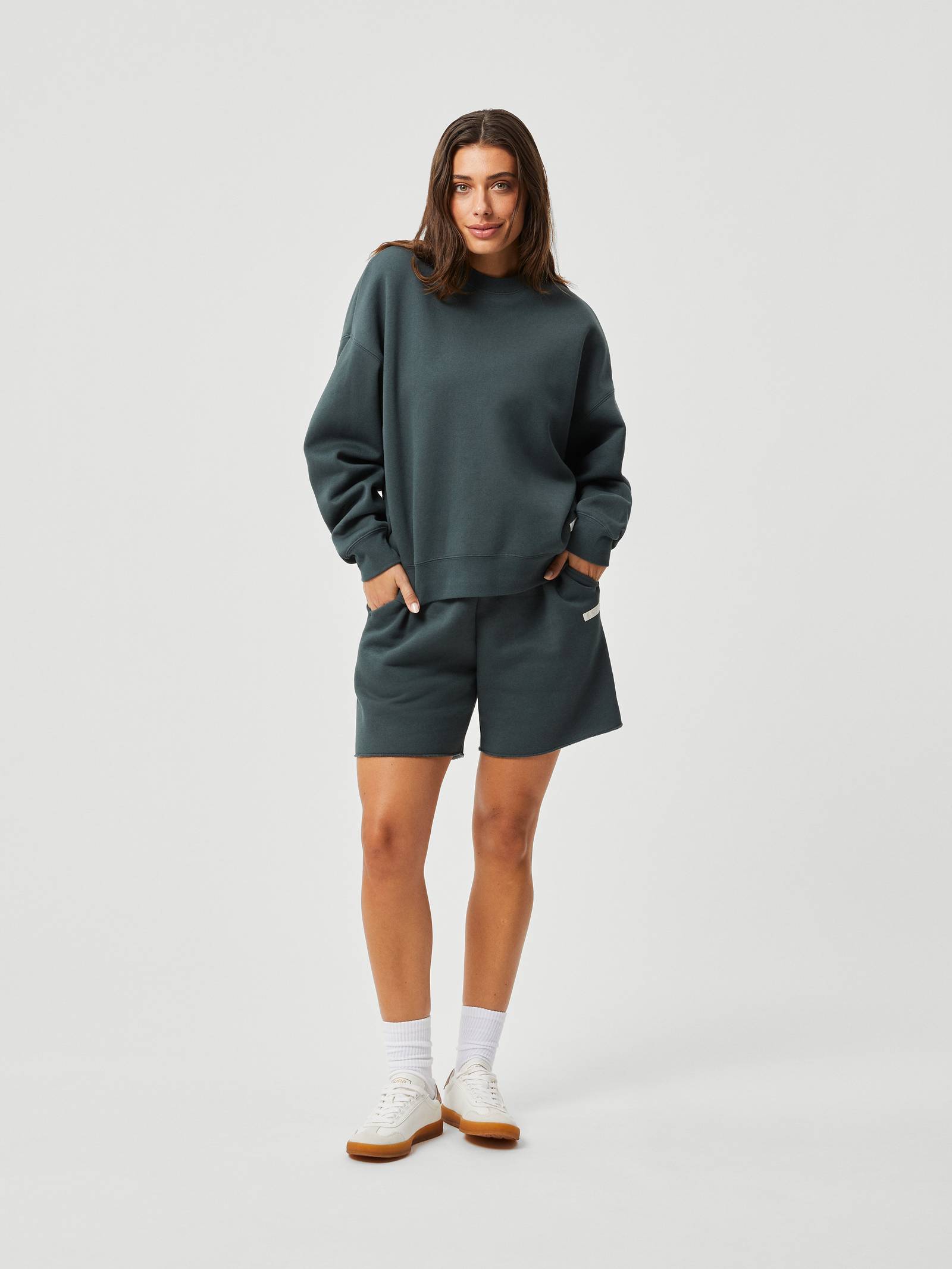 Studio Oversized Crew image 3