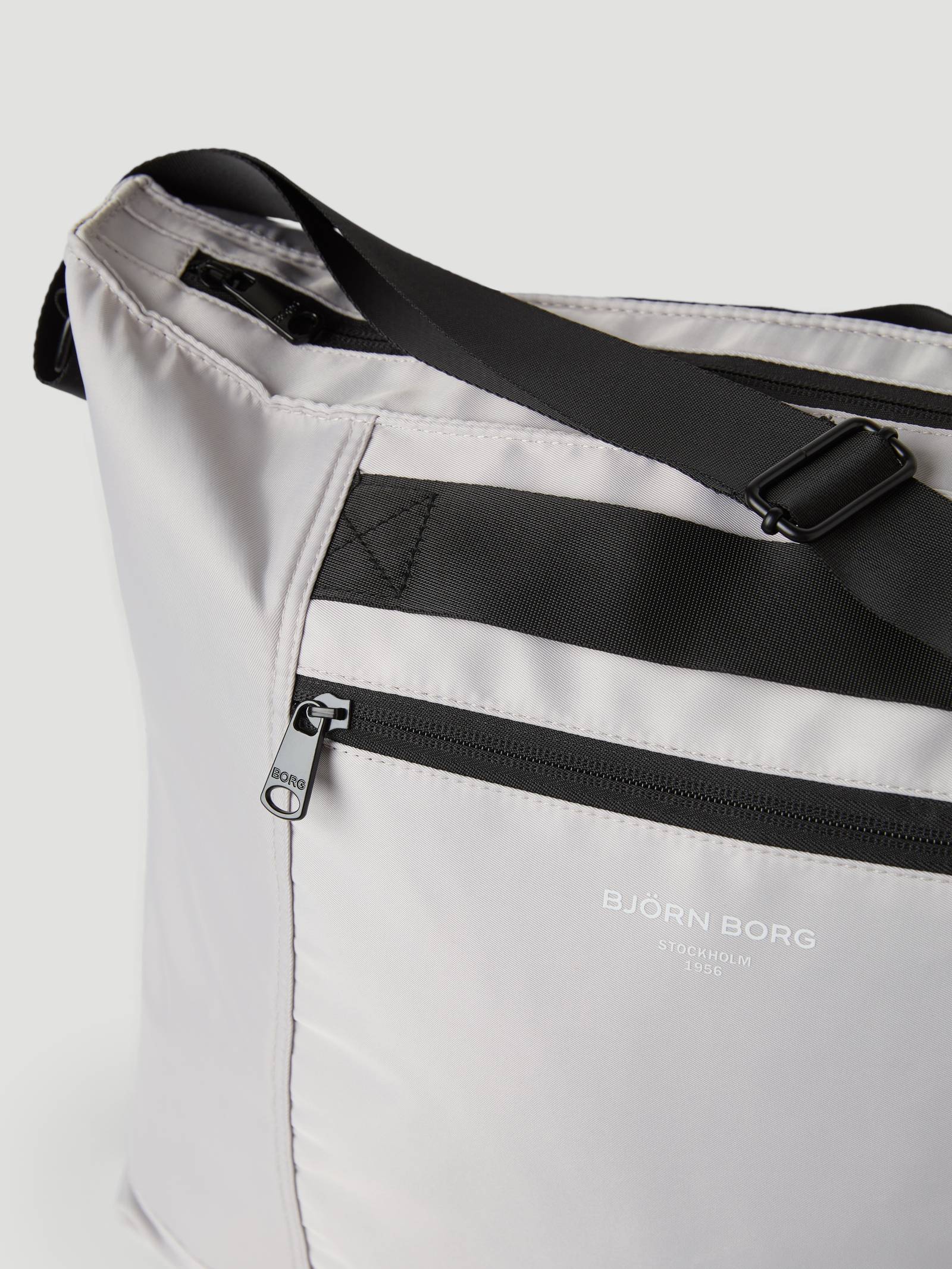 Borg Active Shoulder Bag image 3