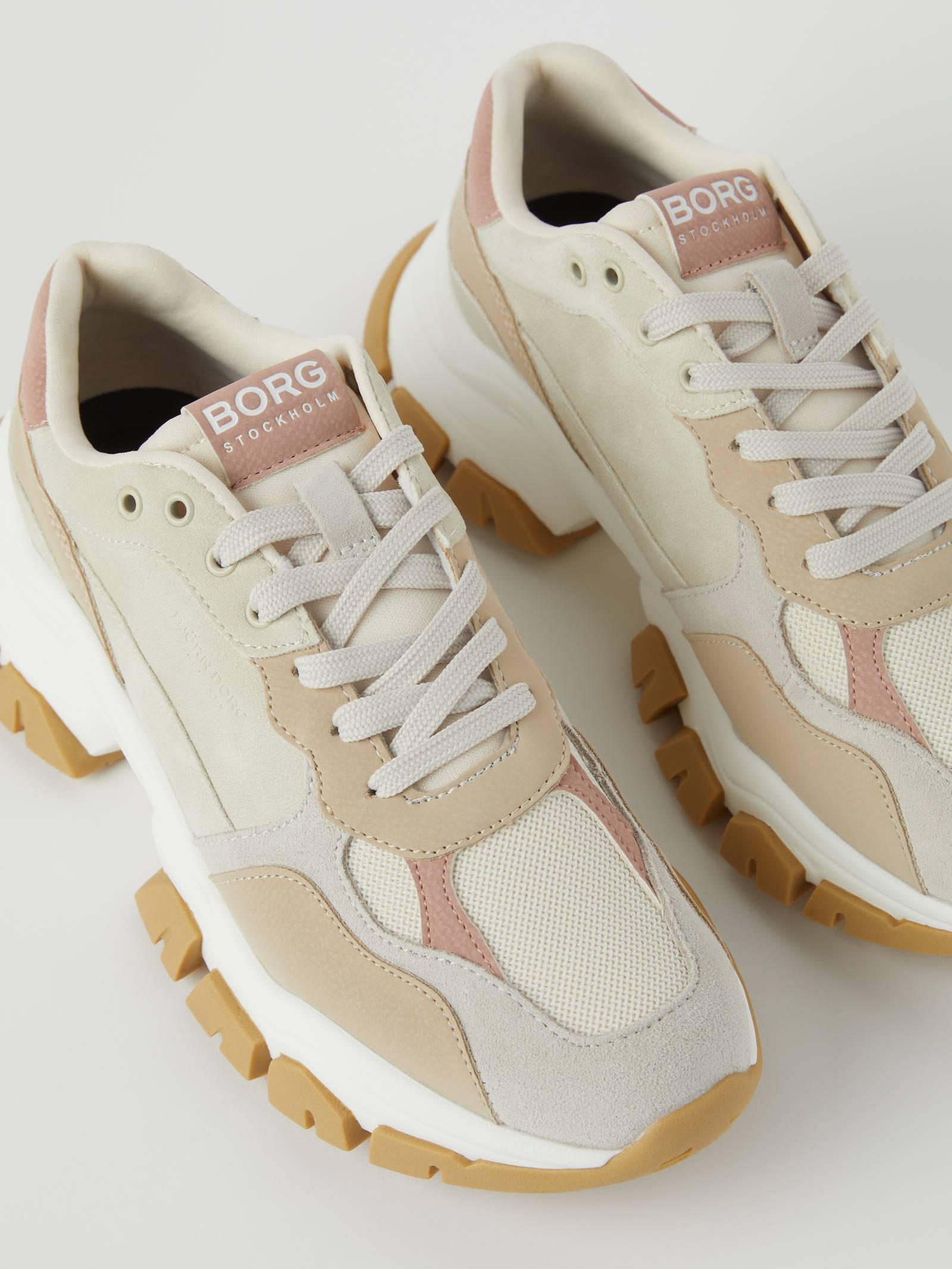 Women's Sneakers R2600 image 2