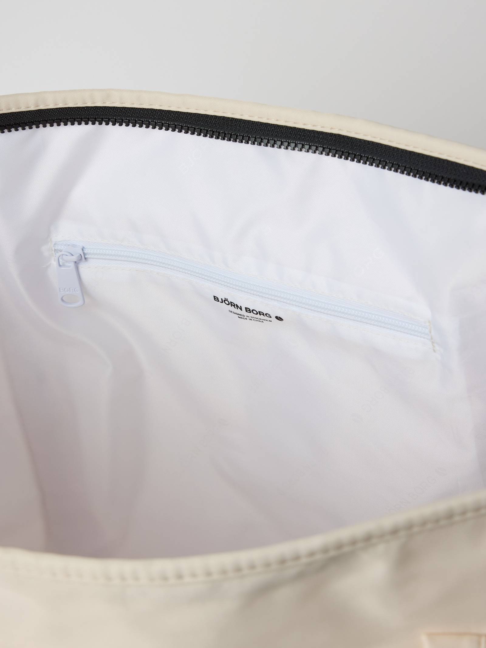 Borg Daily Tote 22L image 2