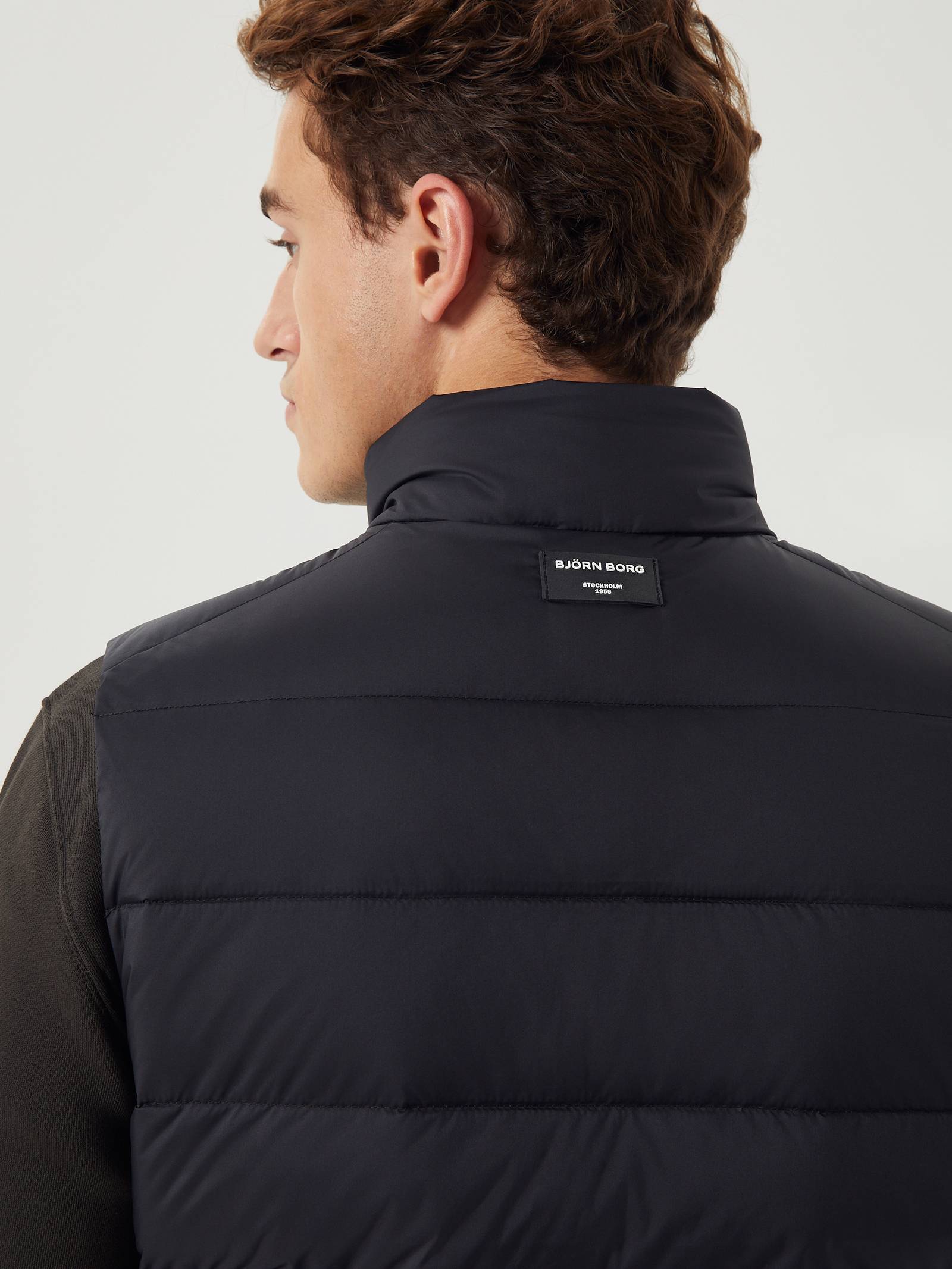 Centre Down Vest image 6