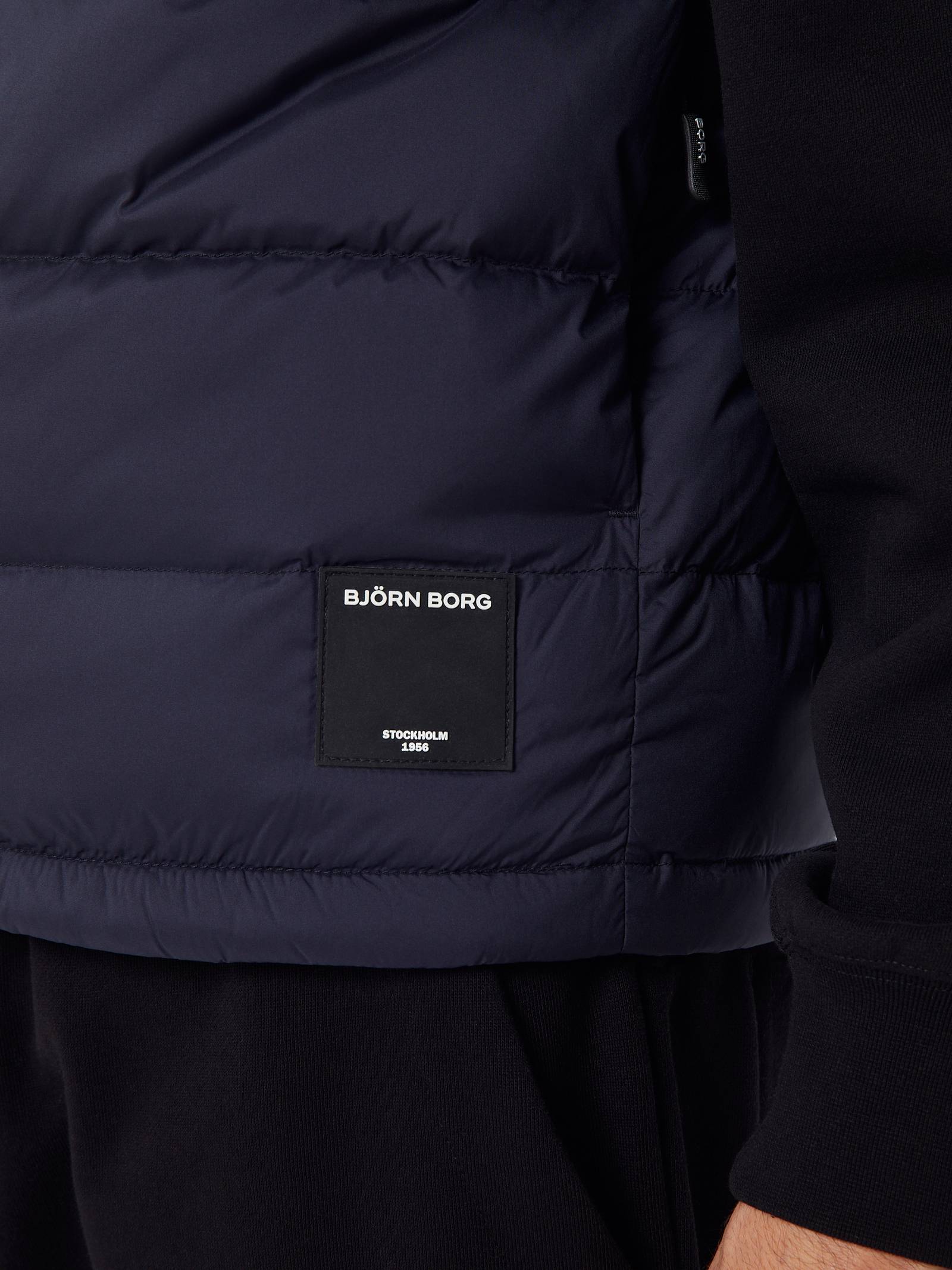 Centre Down Vest image 7