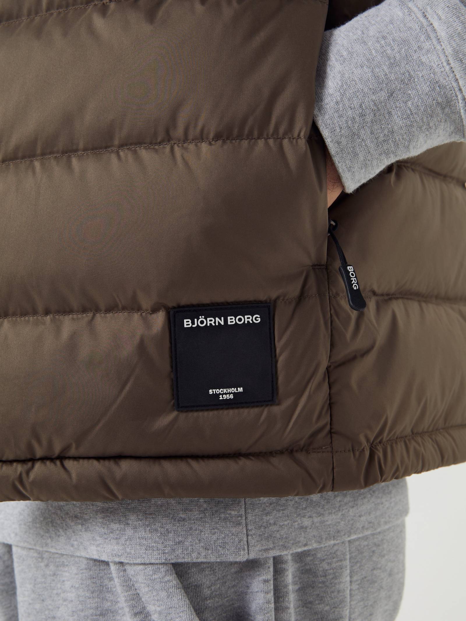 Centre Down Vest image 7