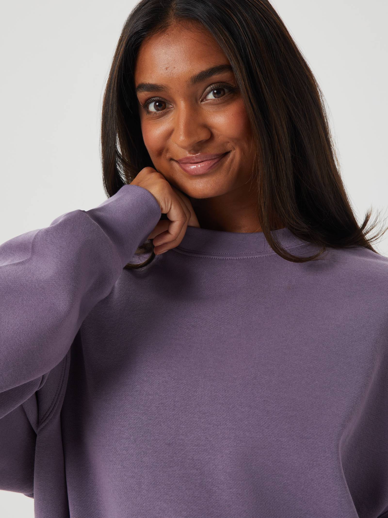 Studio Oversized Crew image 4