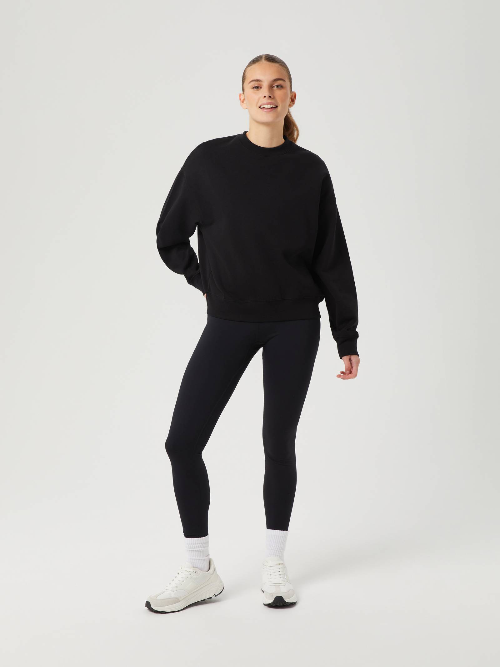 Studio Oversized Crew image 3