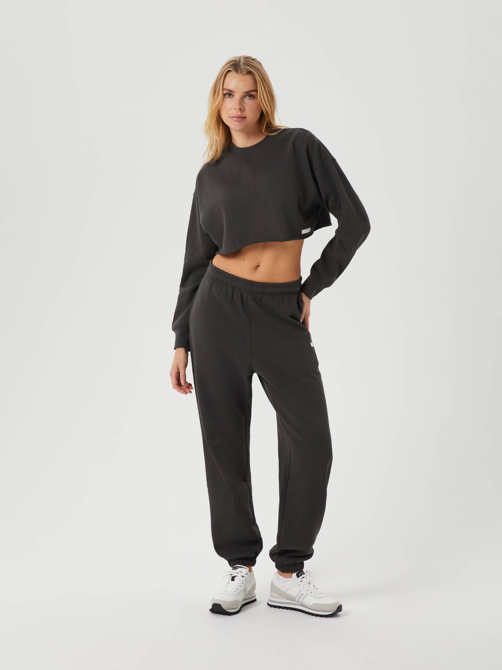 Studio Oversized Cropped Crew image 3