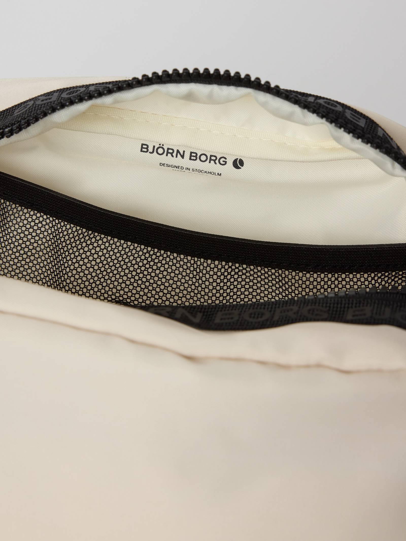 Borg Classic Wash Bag image 3