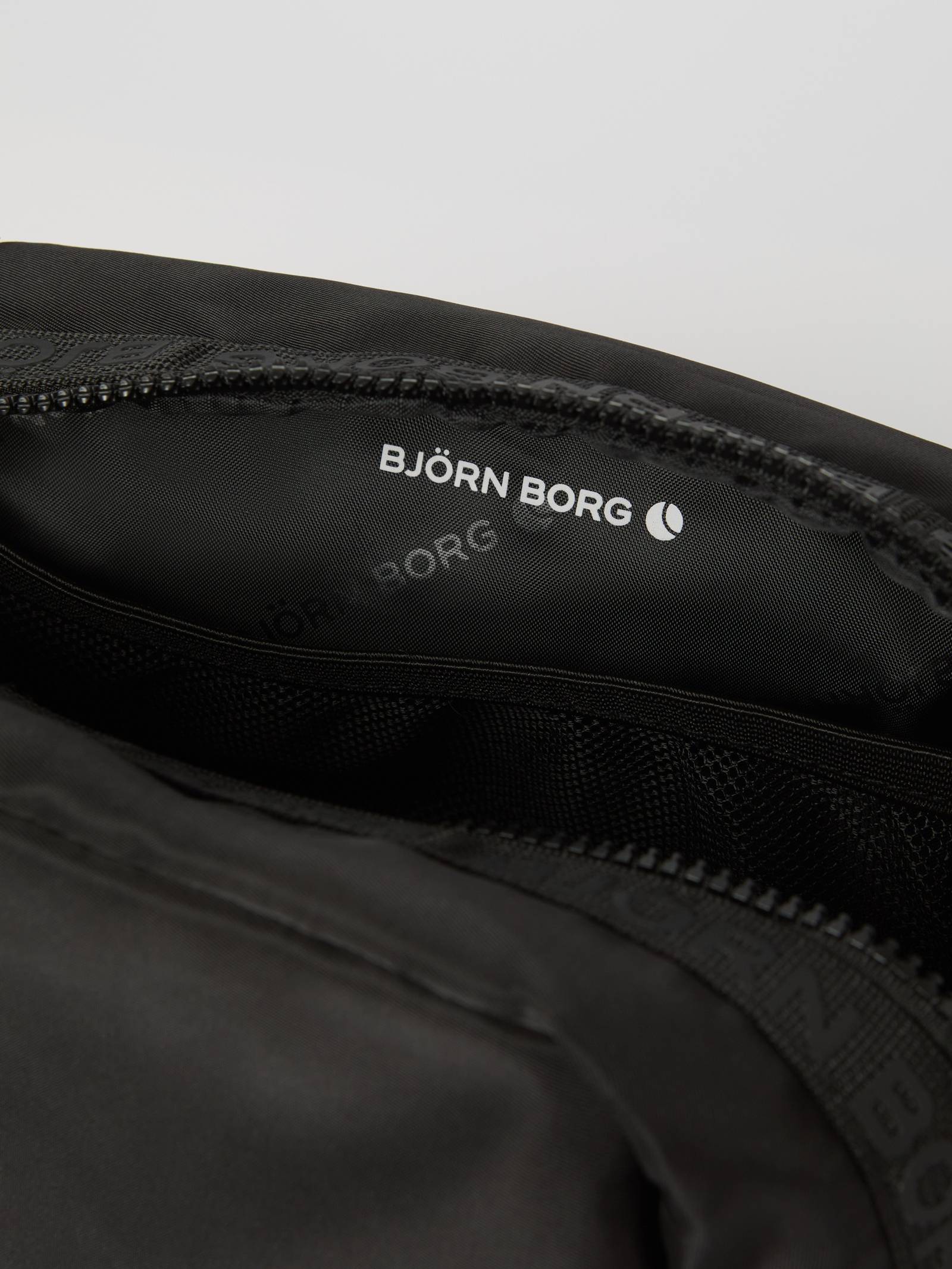 Borg Classic Toilet Case image 3