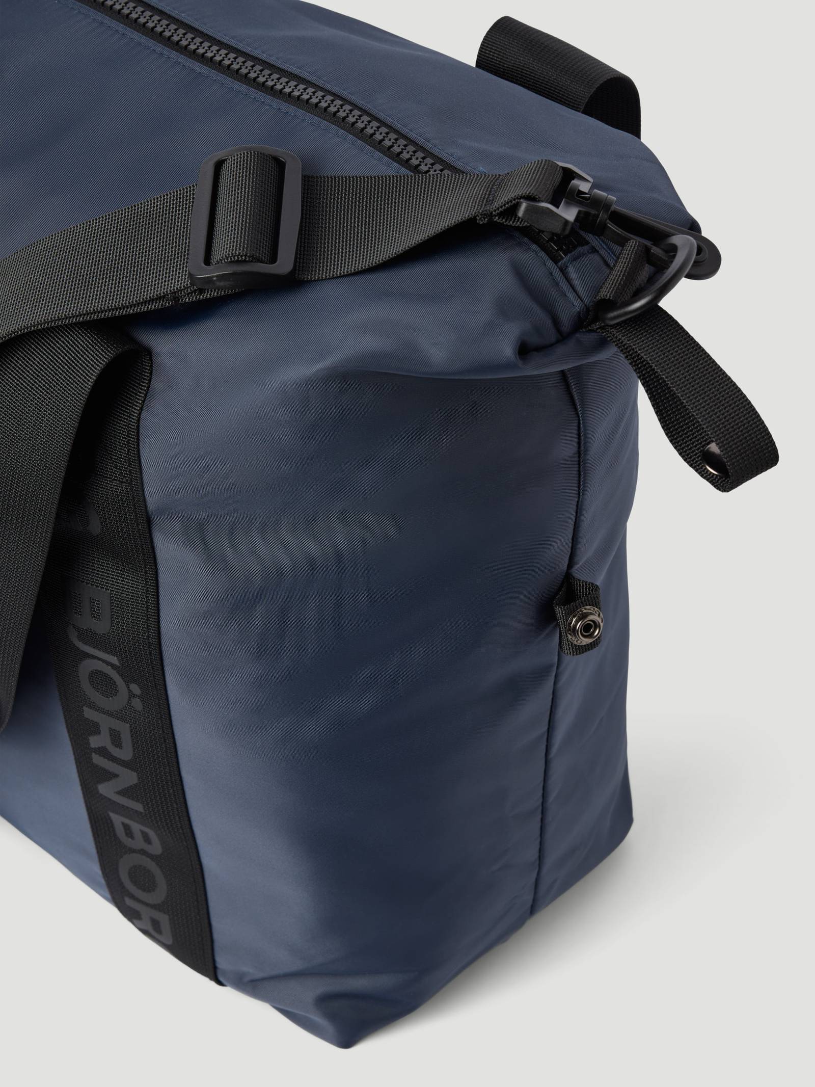 Borg Classic Sports Bag 27L image 3