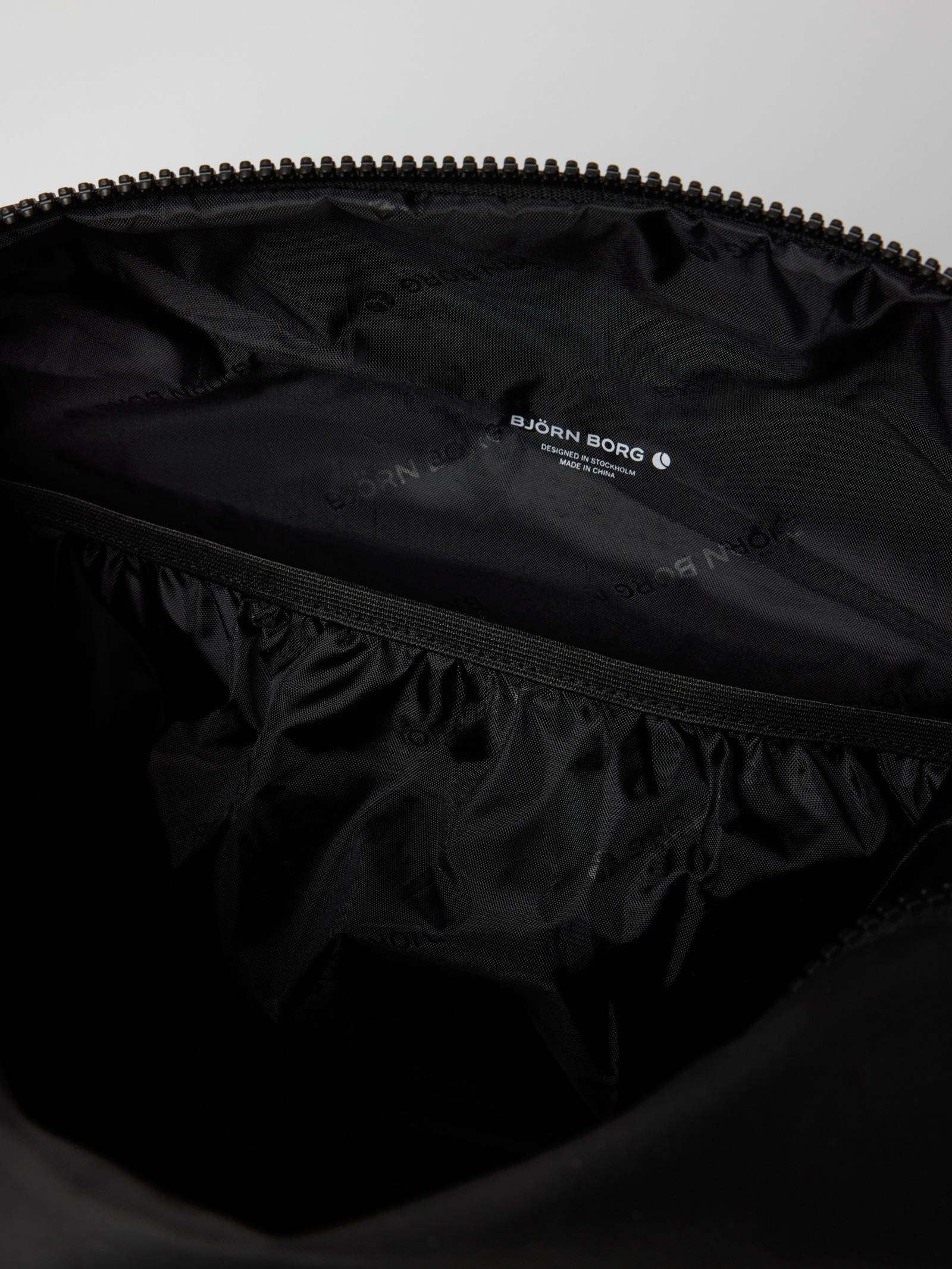 Borg Classic Sports Bag 27L image 4