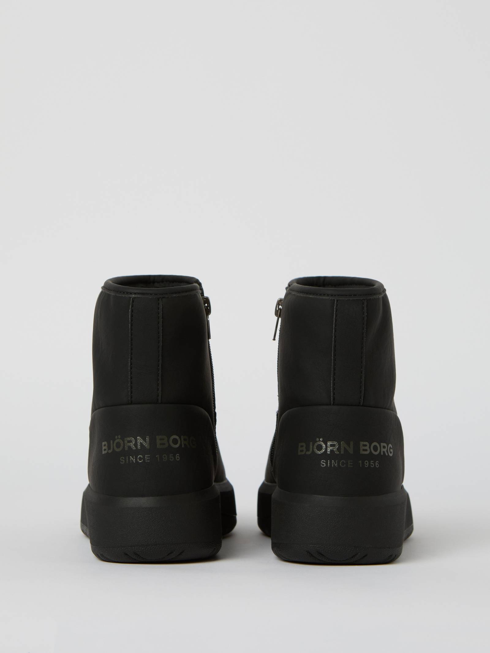 Women's Wooly Boots image 3