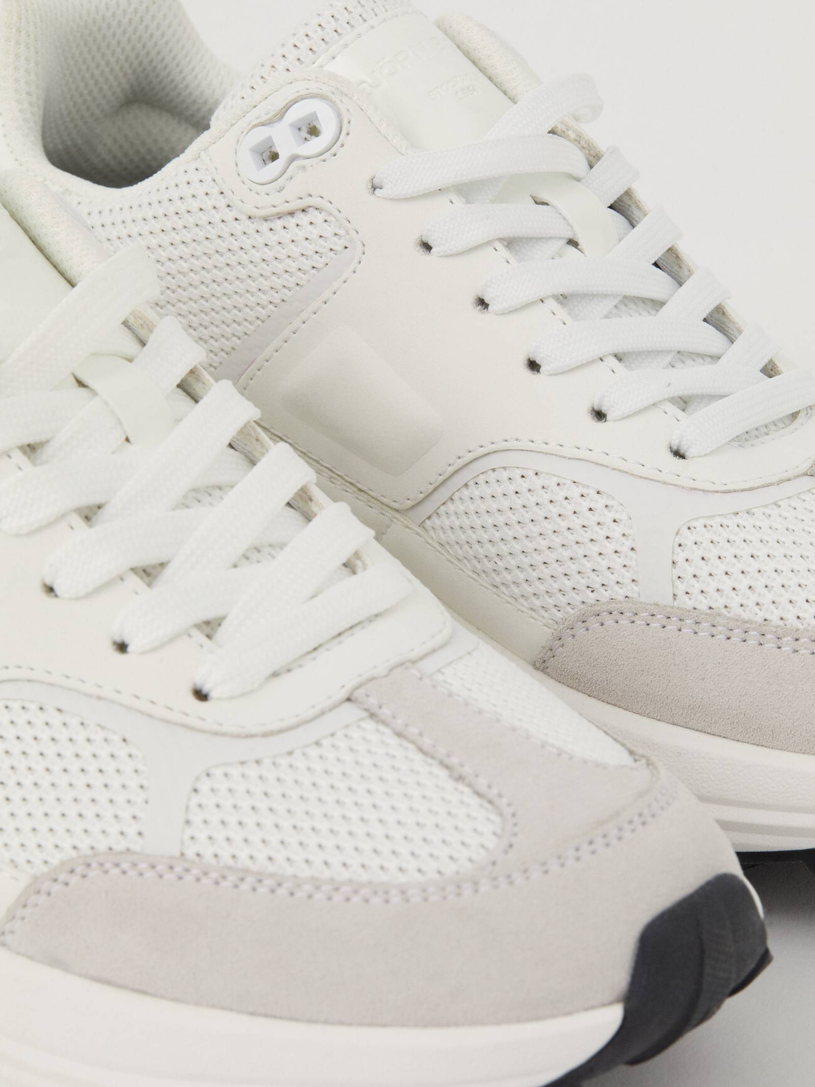 Women’s Sneakers R1300 image 2