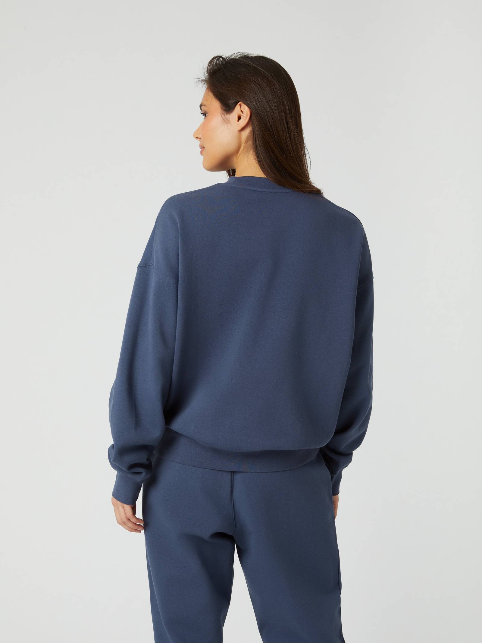 Studio Oversized Crew image 4