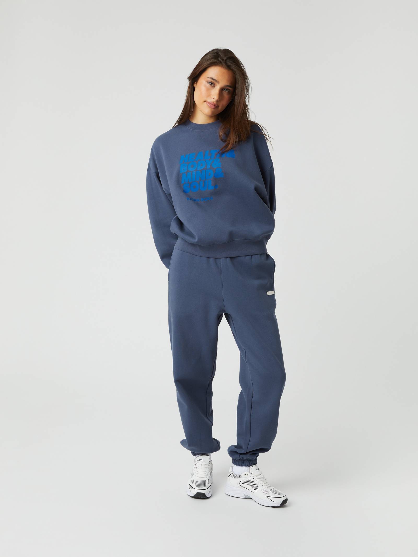 Studio Oversized Crew image 5