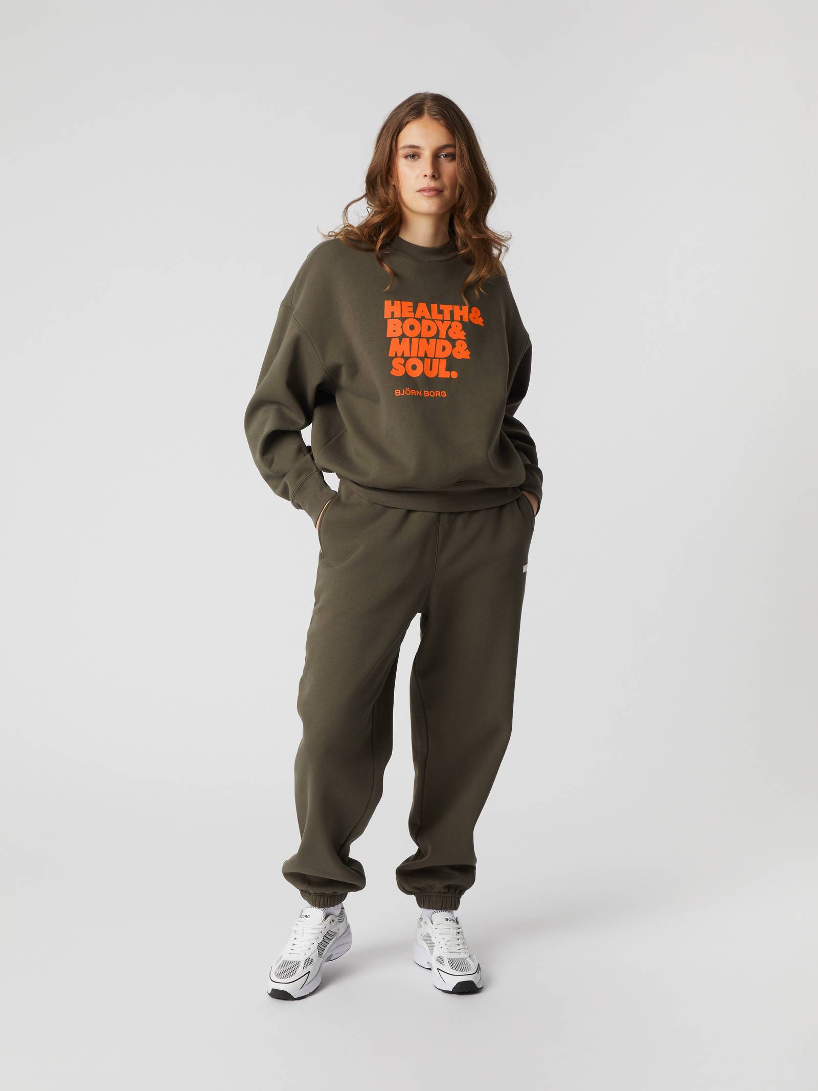 Studio Oversized Crew image 4