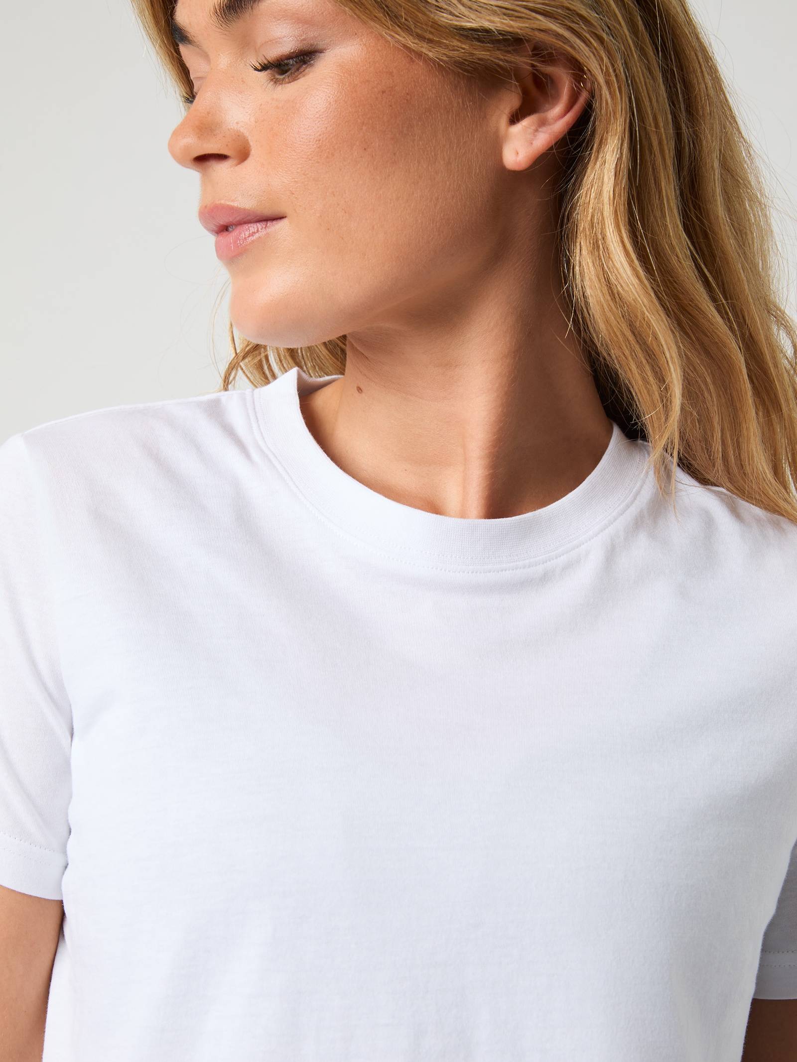 Centre T-Shirt image 4