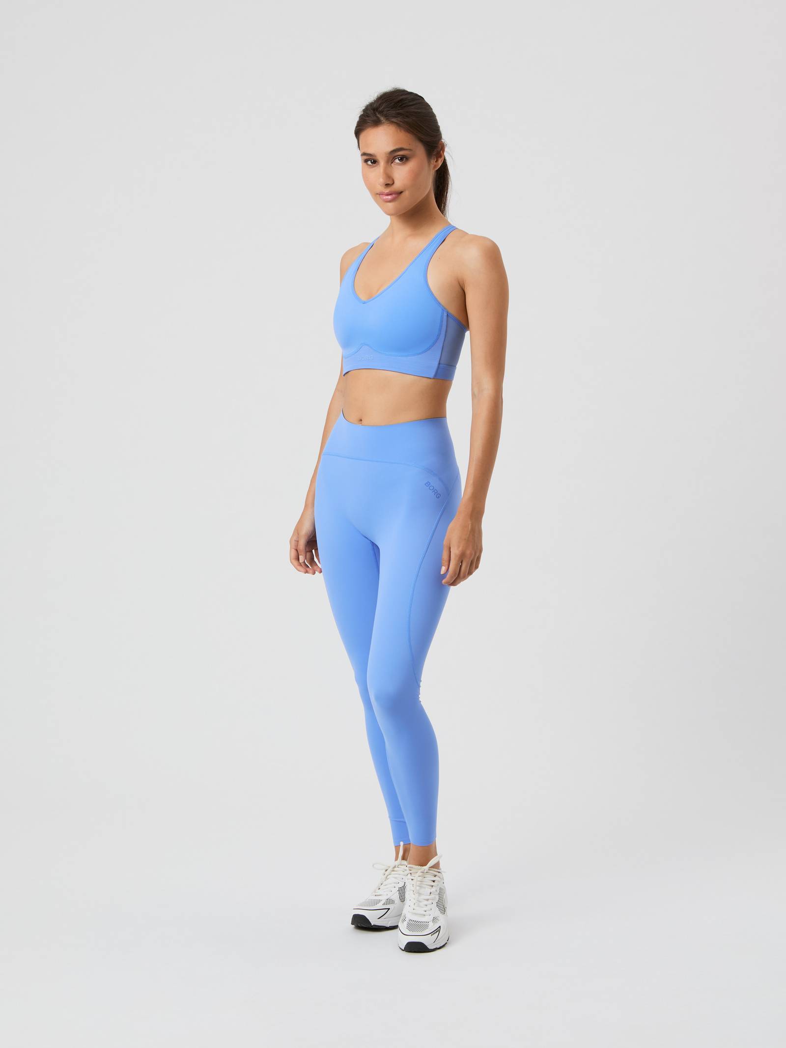 Borg Mid V Support Sports Bra image 3
