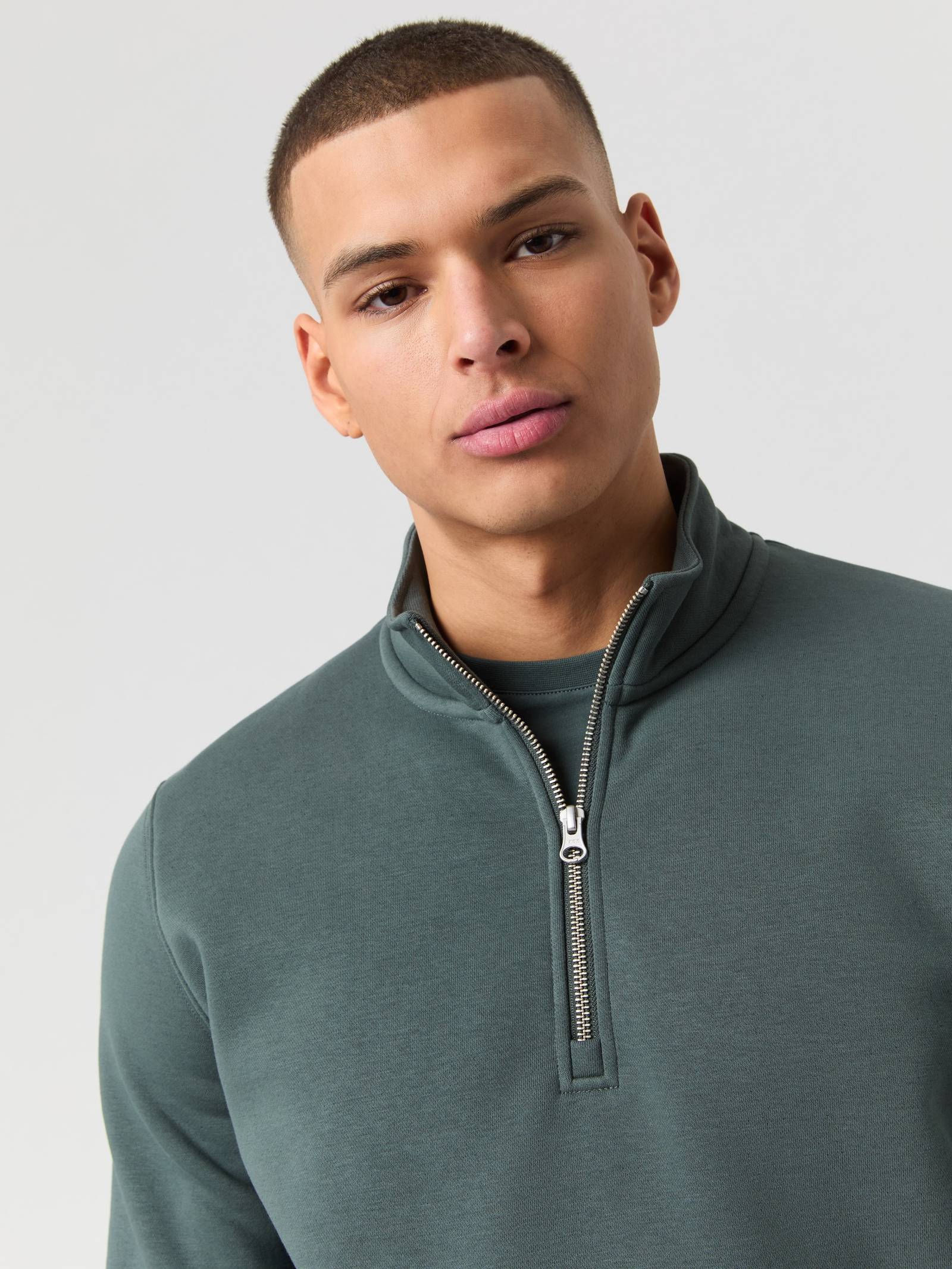 Centre Half Zip image 5