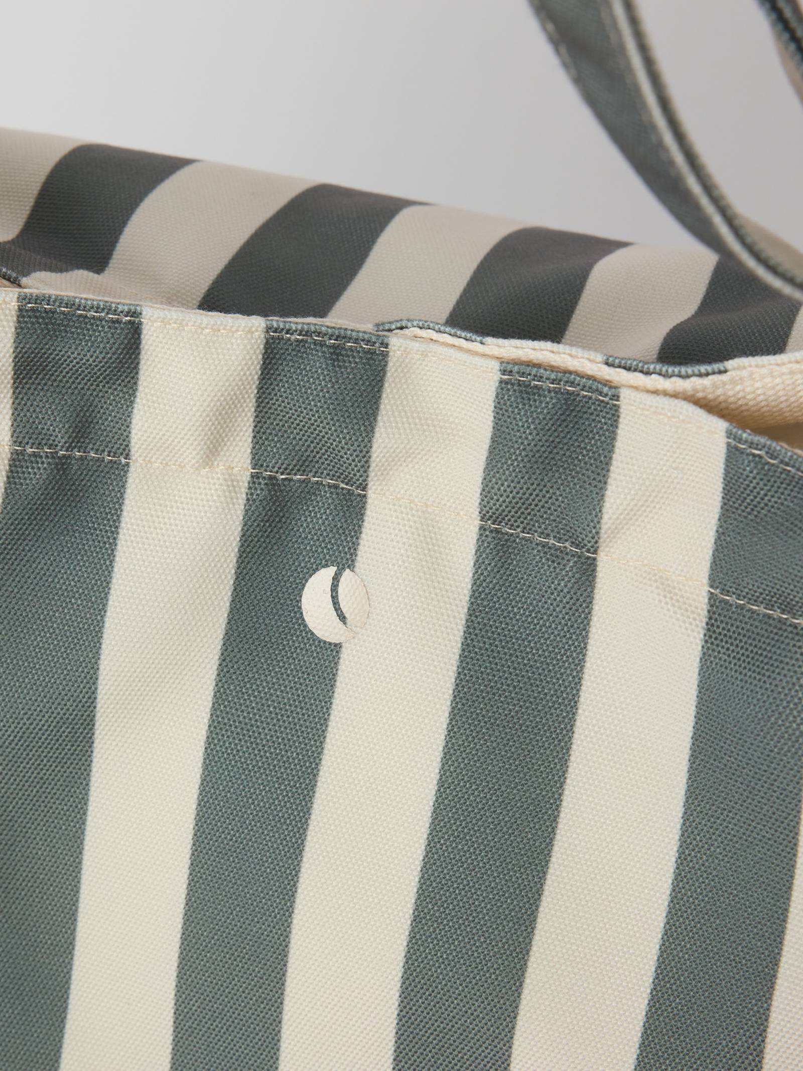 Borg Beach Tote M - 27L image 6