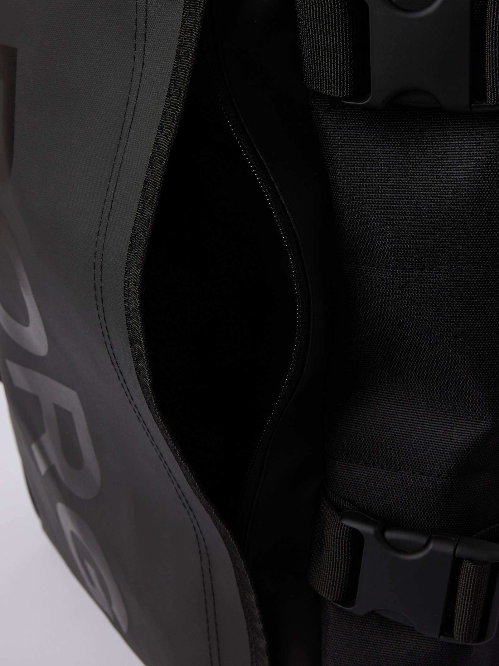 Travel Backpack M 22L image 5