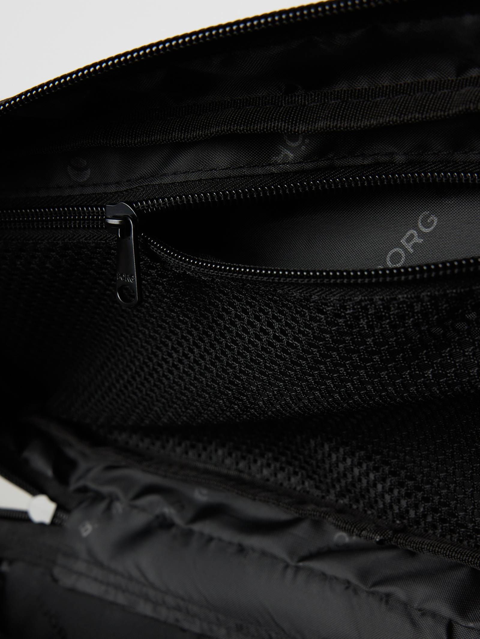 Travel Backpack M 22L image 4