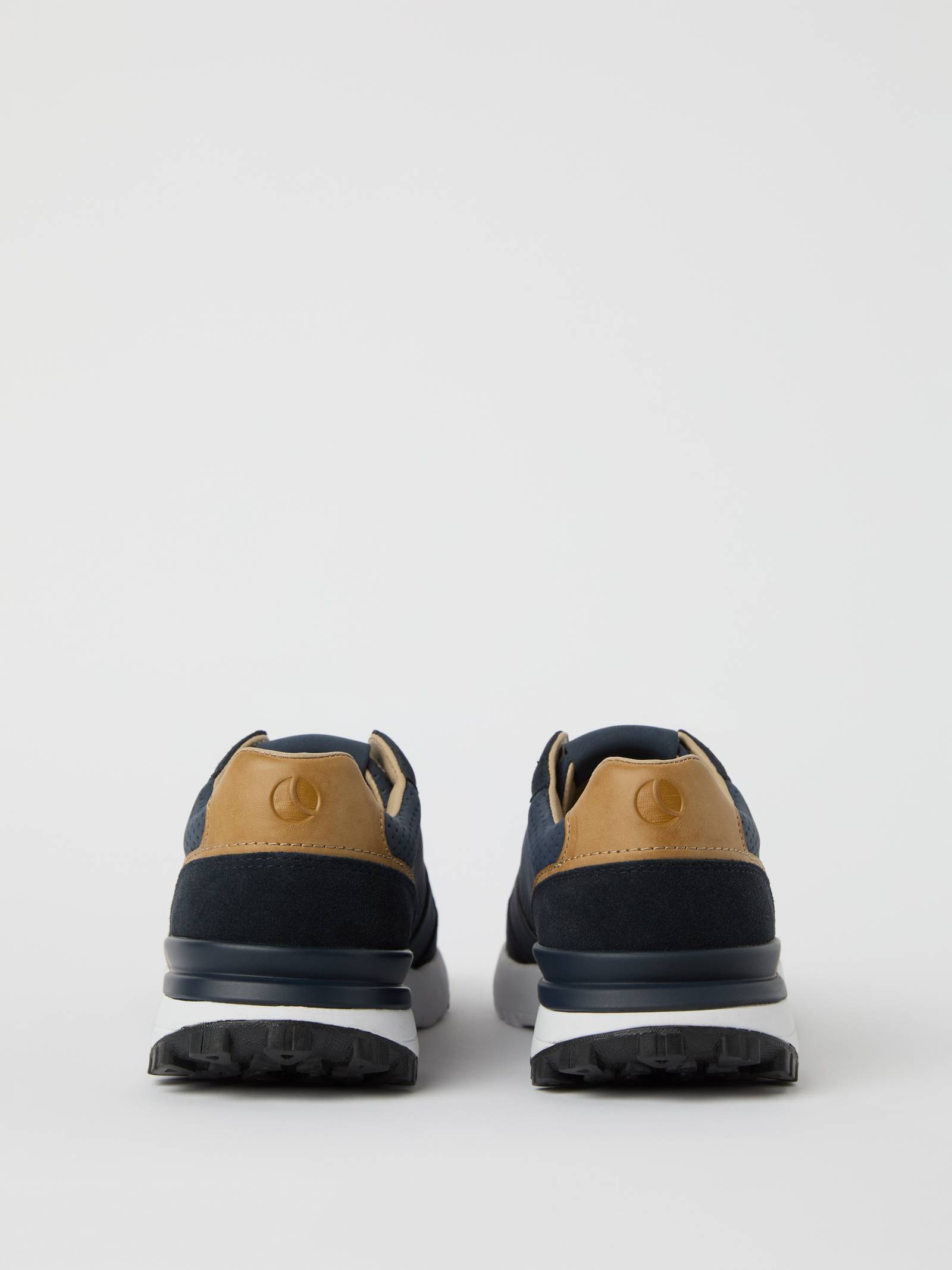 Men’s Sneakers R2400 image 3