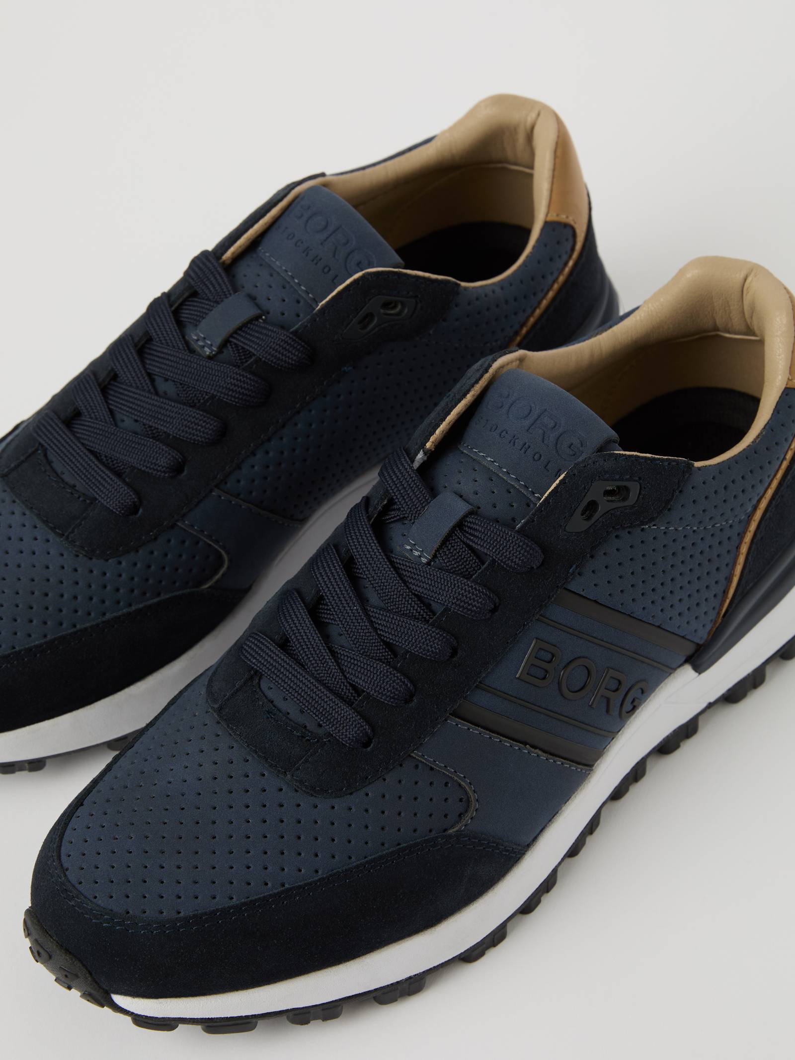 Men’s Sneakers R2400 image 2