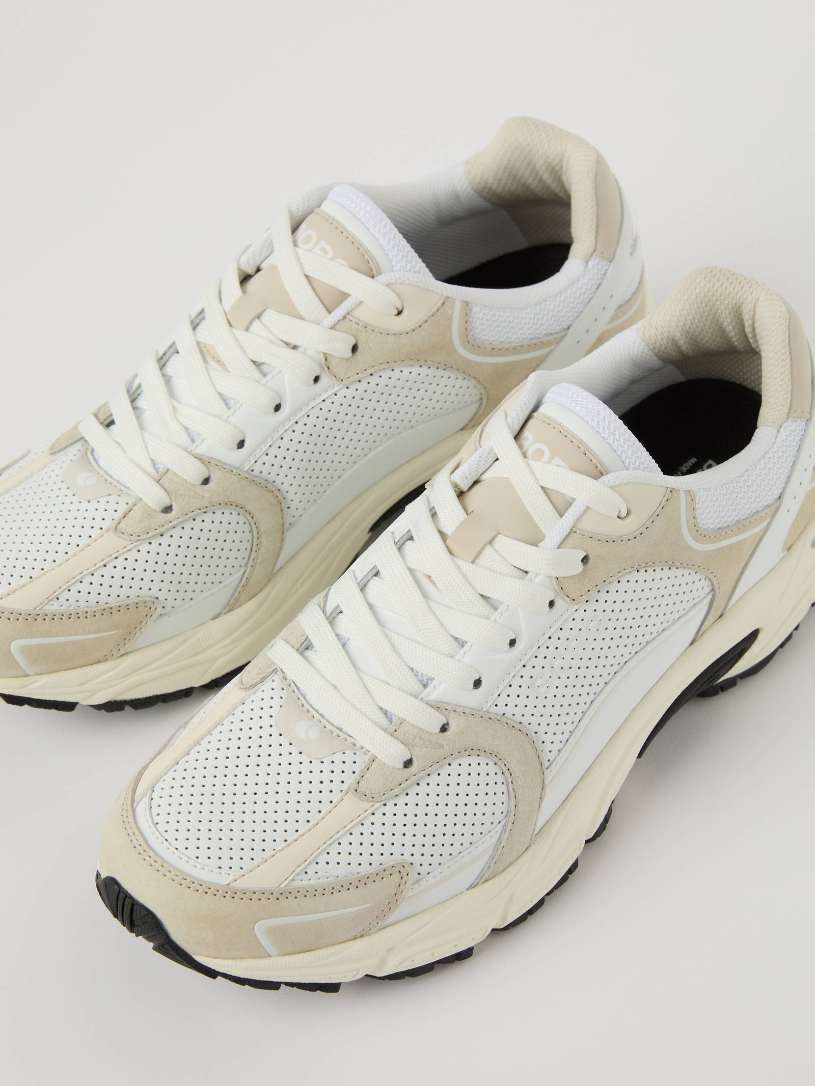 Men’s Sneakers R3400 image 1