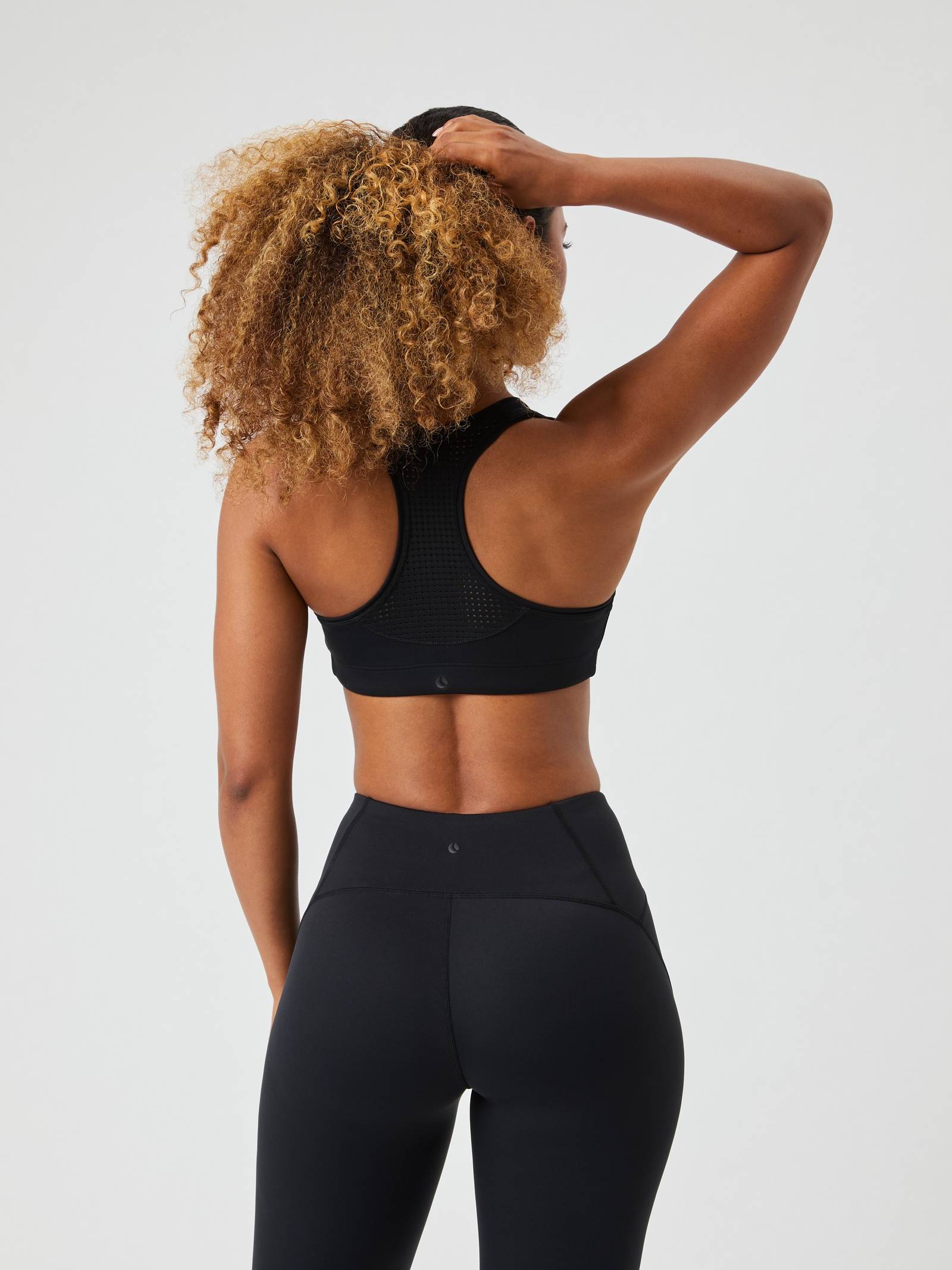 Borg Mid Support Sports Bra image 4
