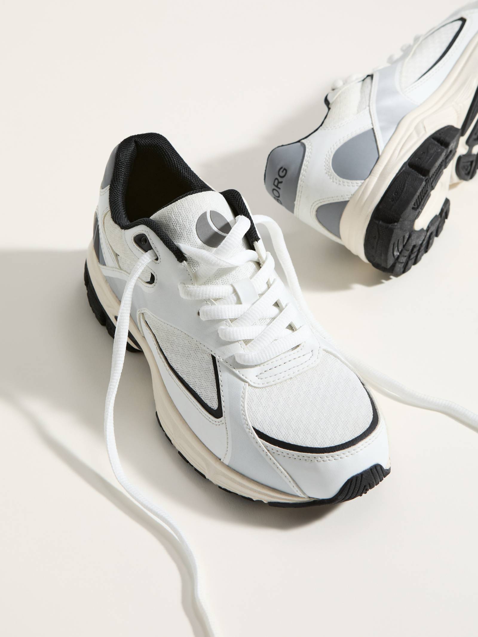 Women's Nova Sneakers image 1