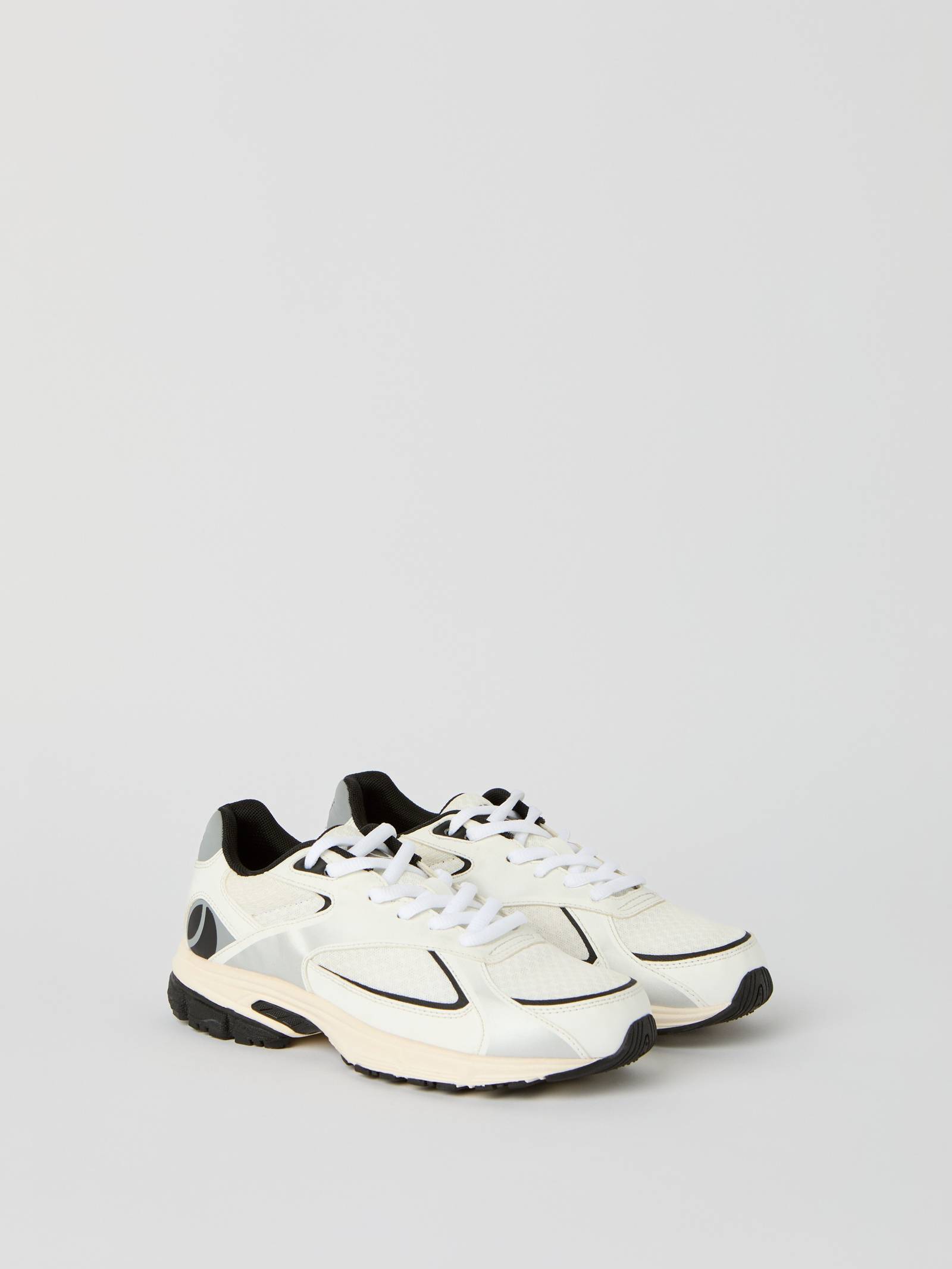 Women's Nova Sneakers image 2