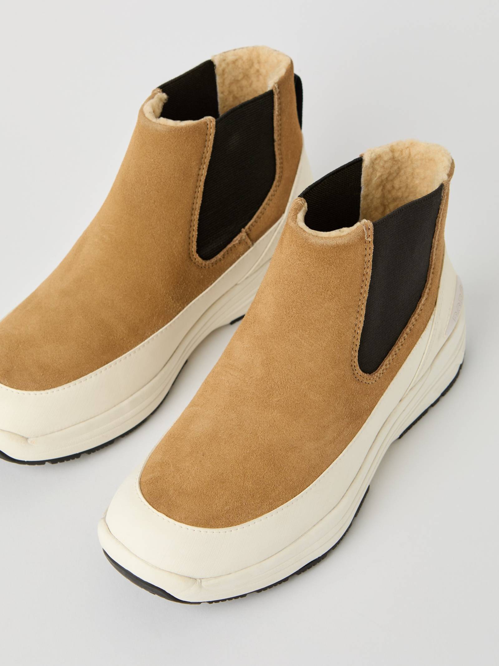 Women's Chelsea Tech Boots image 2