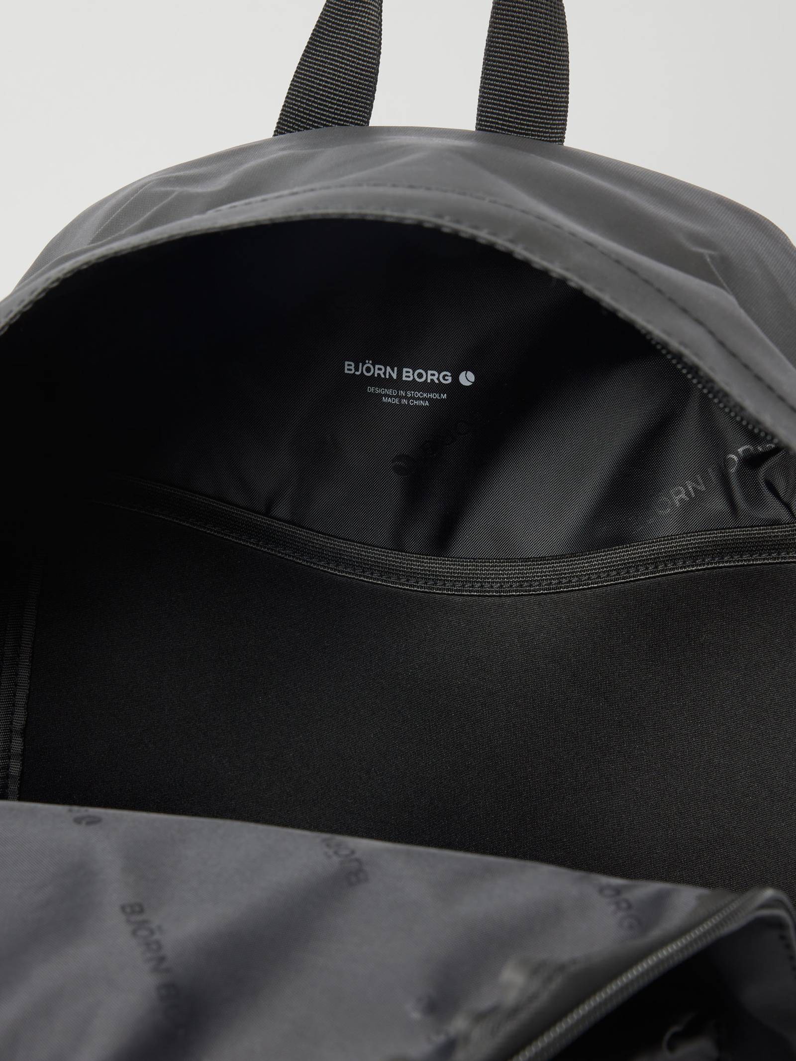 Core Coated Street Backpack 30L image 3