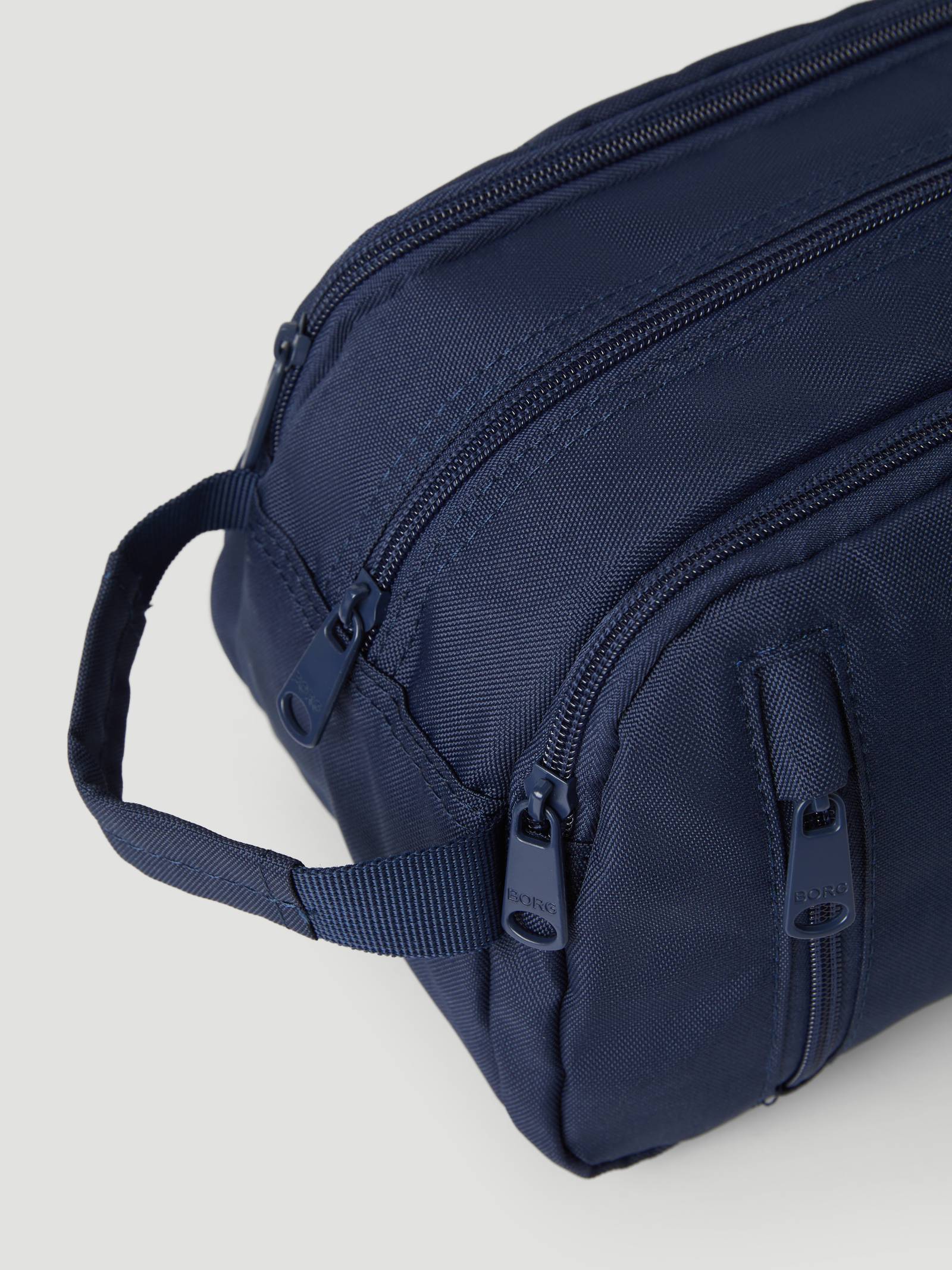 Core Toilet Case Standing image 3