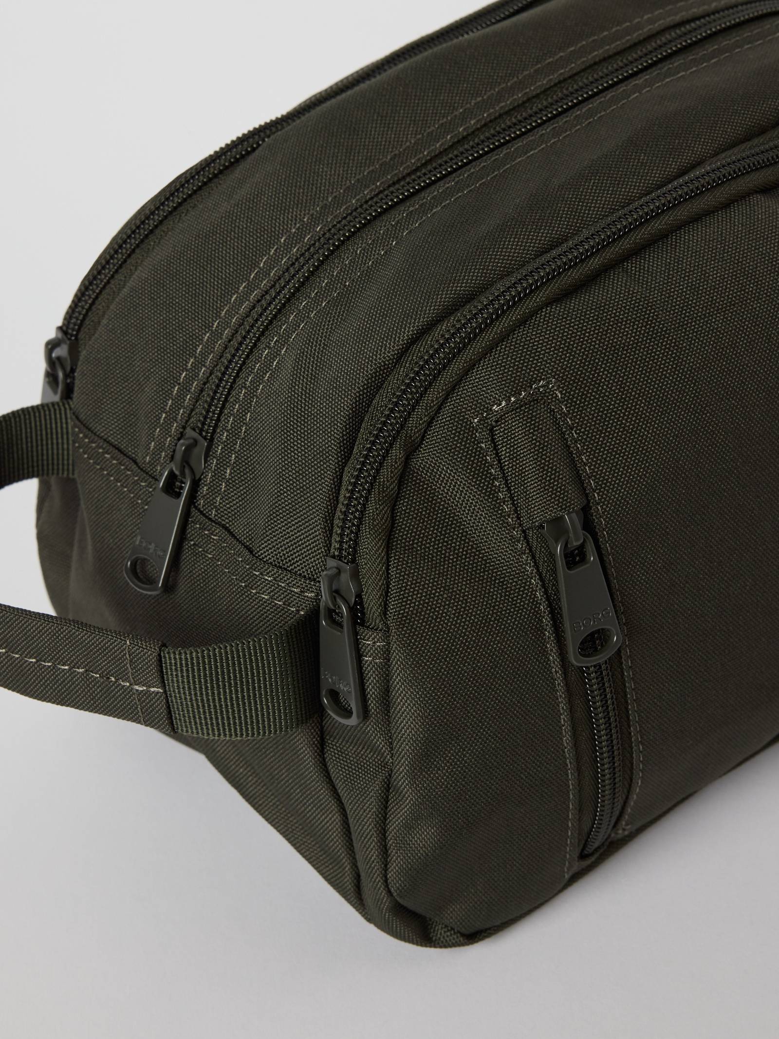 Core Wash Bag Standing image 3